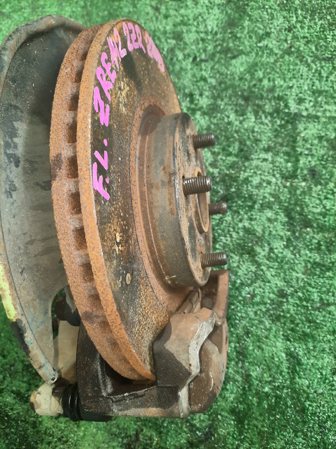 Ступица левая передняя TOYOTA AXIO, COROLLA FIELDER, COROLLA  AXIO, FIELDER NZE141, ZRE142, ZRE142G, NZE141G 1NZ-FE, 2ZR-FAE, 2ZR-FE 3 ракурс
