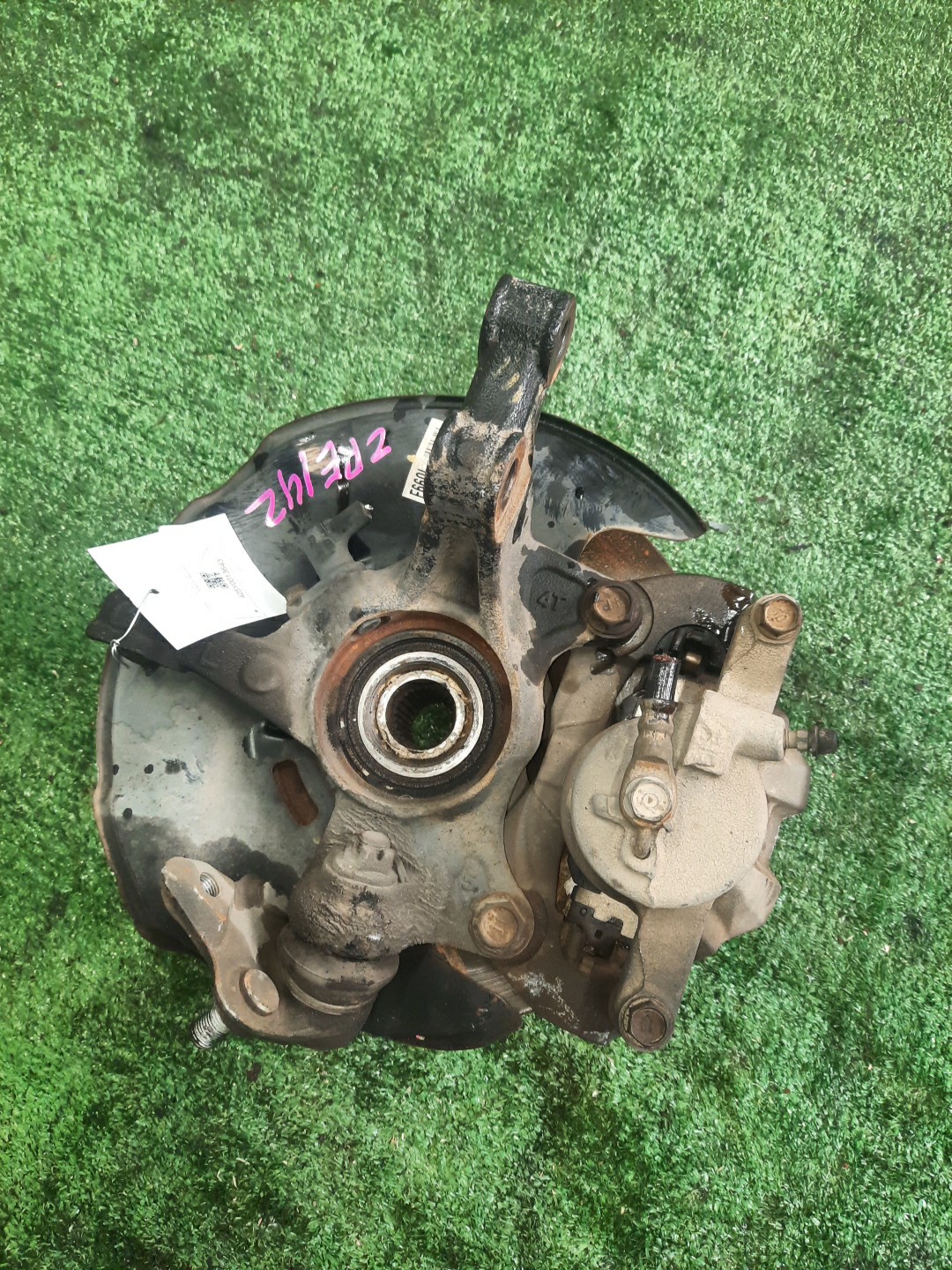 Ступица левая передняя TOYOTA AXIO, COROLLA FIELDER, COROLLA  AXIO, FIELDER NZE141, ZRE142, ZRE142G, NZE141G 1NZ-FE, 2ZR-FAE, 2ZR-FE 4 ракурс