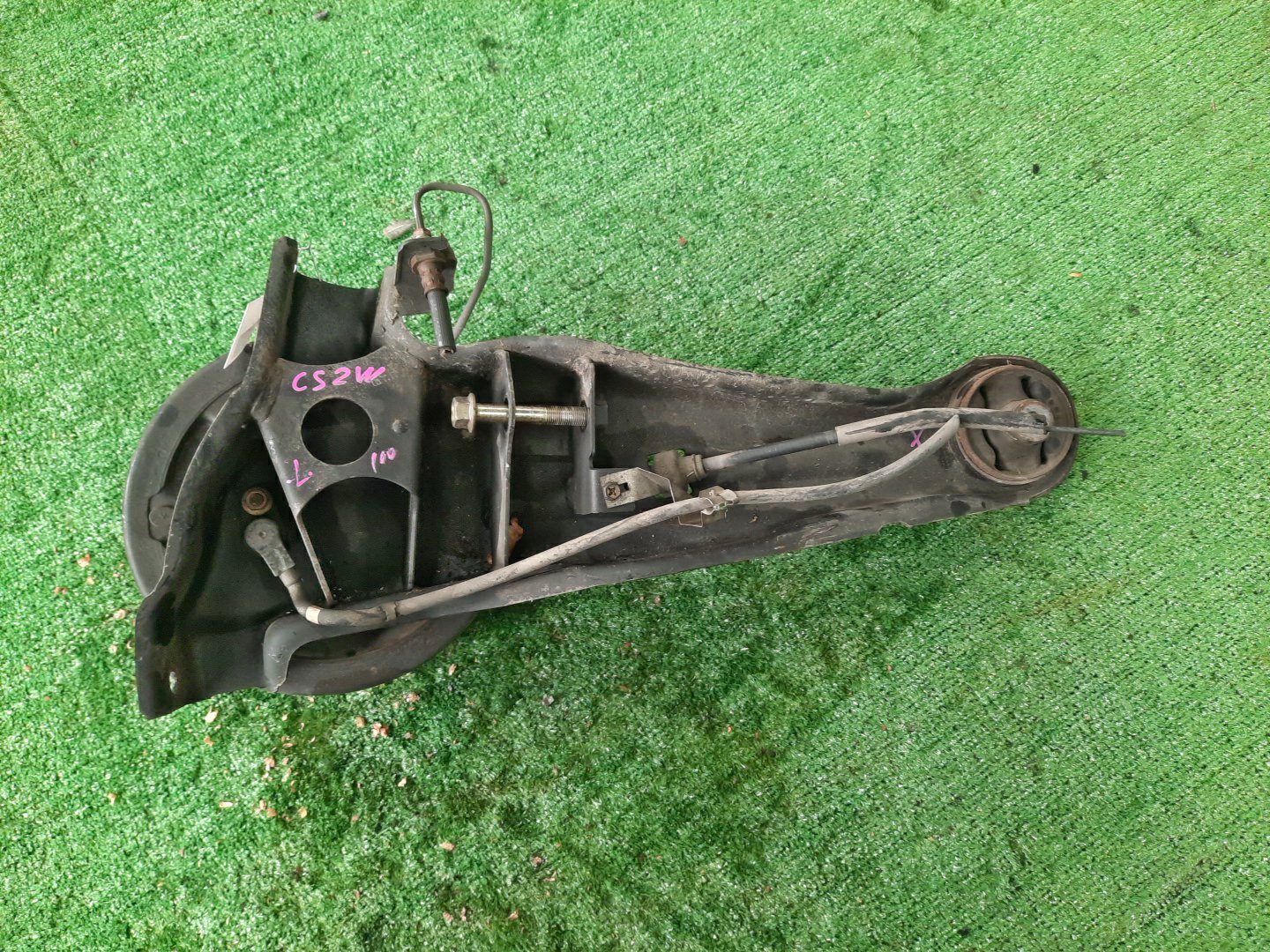 Ступица левая задняя MITSUBISHI LANCER CEDIA, LANCER CS2W, CS5W, CS6A, CS2A, CS5A 4G15, 4G93, 4G94 2 ракурс
