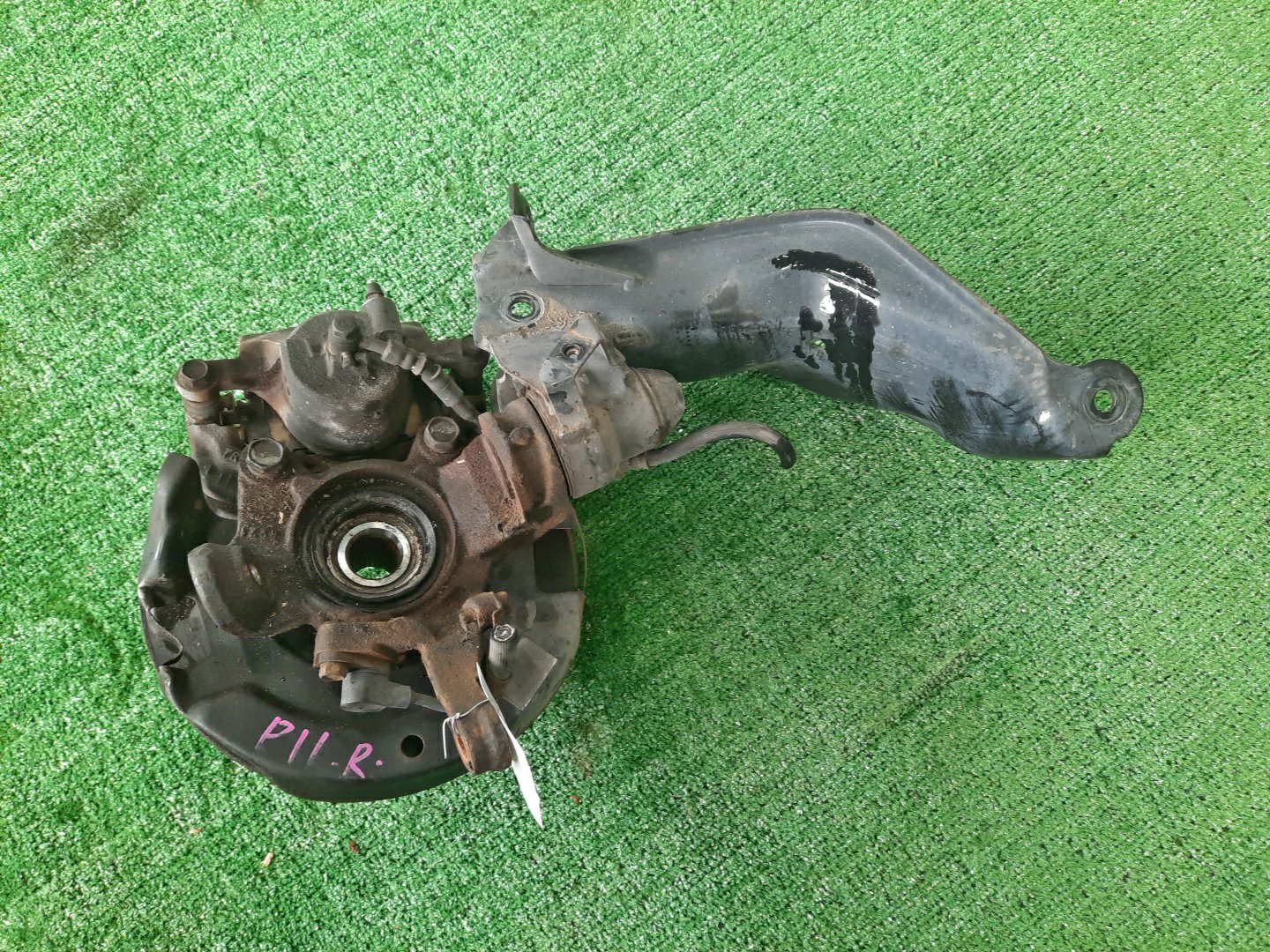 Ступица правая передняя NISSAN BLUEBIRD, PRIMERA SU14, U14, QU14, HU14, EU14, P11, WP11, QP11, HP11, WQP11, WHP11 CD20, SR20DE, QG18DE, QG18DD, SR18DE, SR20VE 2 ракурс