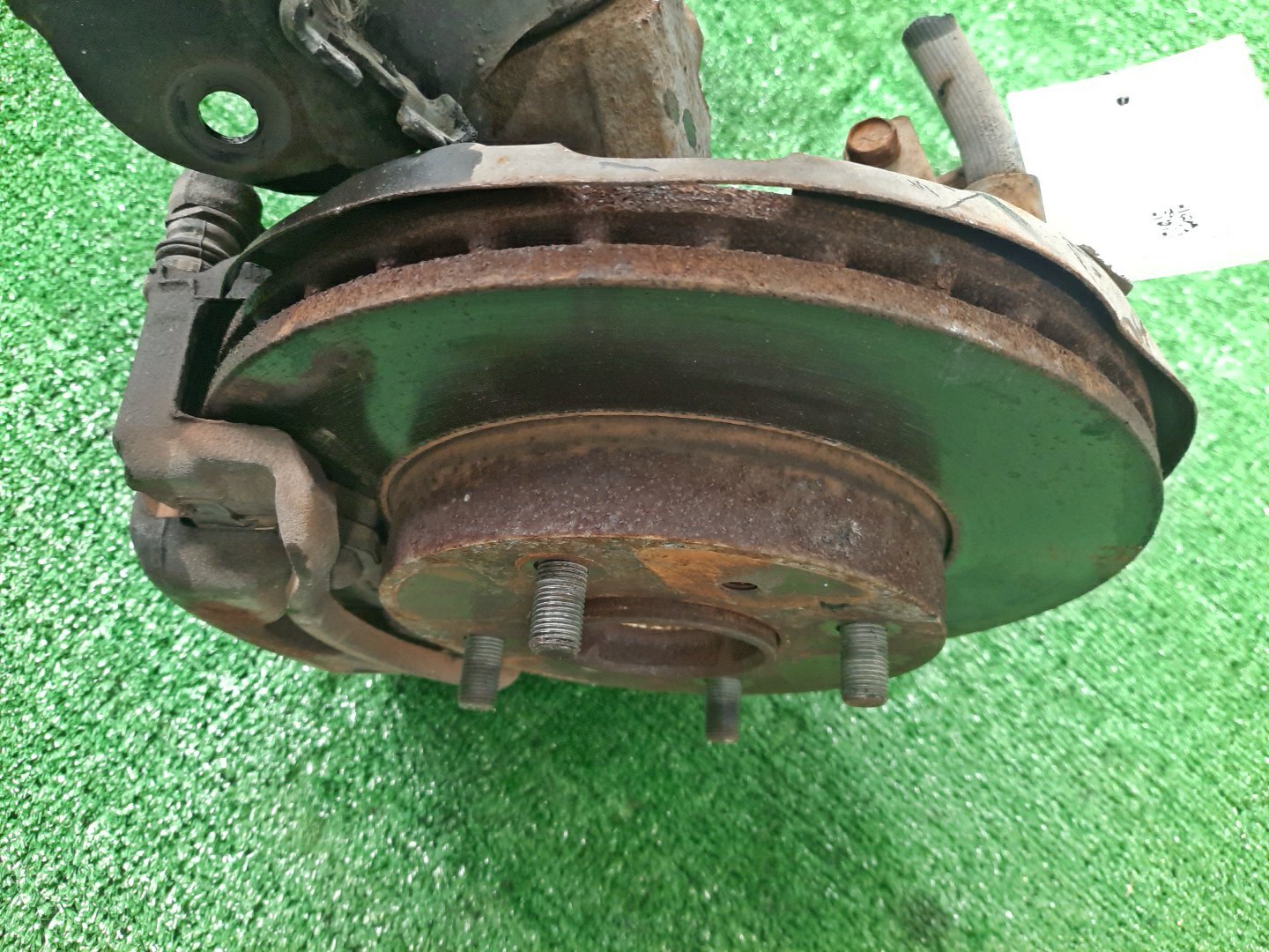 Ступица левая передняя NISSAN BLUEBIRD, PRIMERA SU14, U14, QU14, HU14, EU14, P11, WP11, QP11, HP11, WQP11, WHP11 CD20, SR20DE, QG18DE, QG18DD, SR18DE, SR20VE 3 ракурс