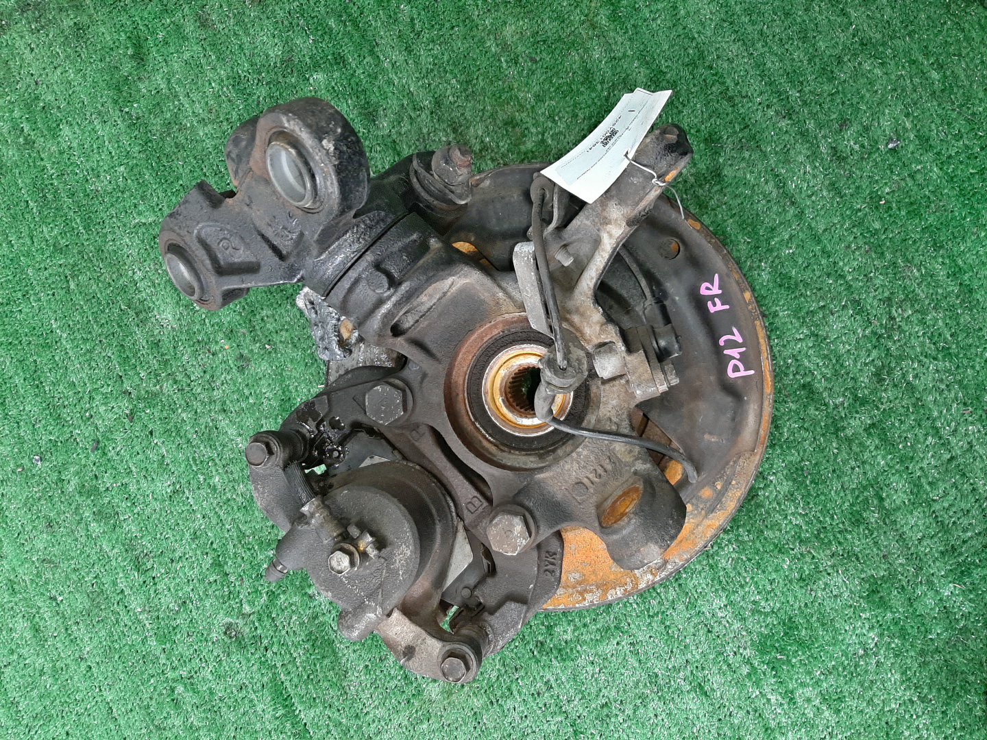 Ступица правая передняя NISSAN PRIMERA P12, QP12, TP12, HP12, RP12, WTP12, WHP12, WRP12 QG18DE, QR20DE, SR20VE, QR25DD 3 ракурс