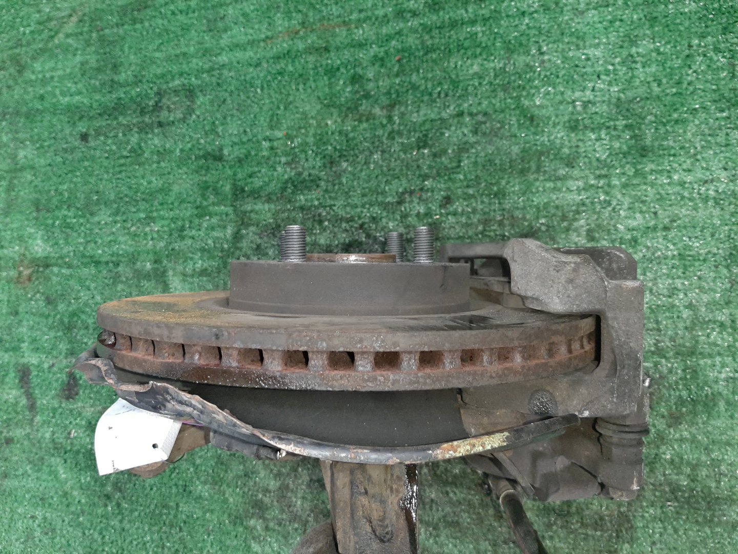Ступица левая передняя TOYOTA AXIO, COROLLA FIELDER, COROLLA  AXIO, FIELDER NZE141, ZRE142, ZRE142G, NZE141G 1NZ-FE, 2ZR-FAE, 2ZR-FE 3 ракурс