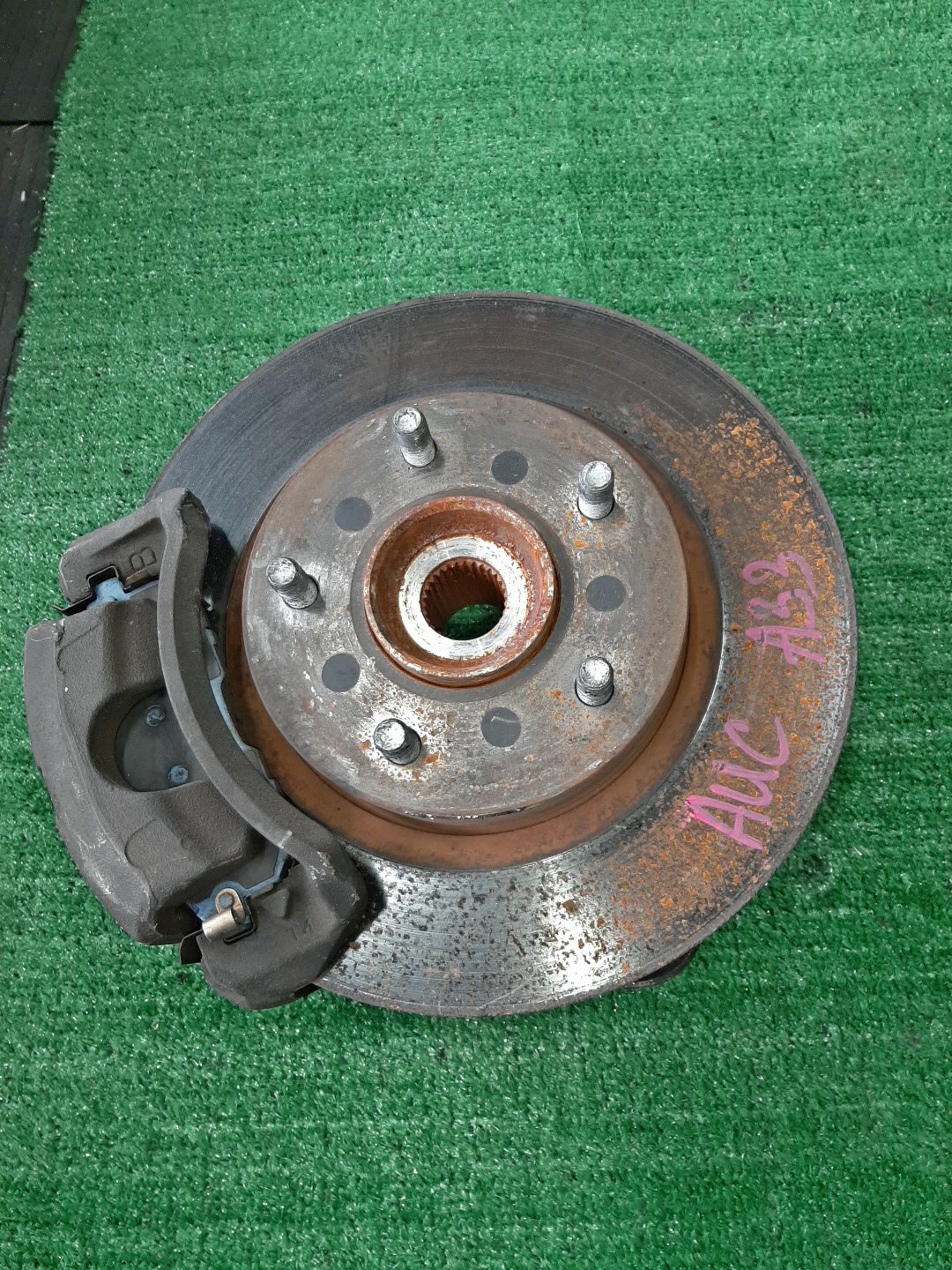 Ступица левая передняя NISSAN CEFIRO A33 VQ20DE, VQ25DD 1 ракурс