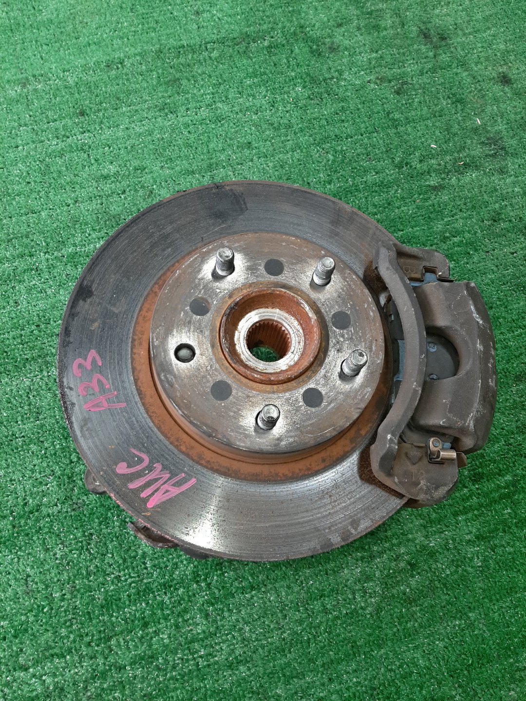 Ступица правая передняя NISSAN CEFIRO A33 VQ20DE, VQ25DD 1 ракурс
