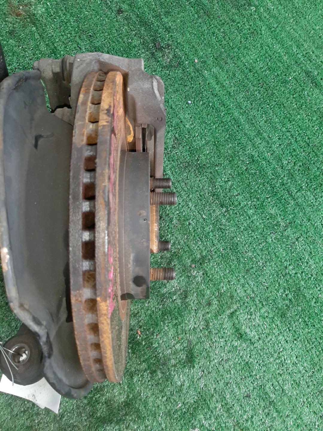 Ступица правая передняя TOYOTA AXIO, COROLLA FIELDER, COROLLA  AXIO, FIELDER NZE141, ZRE142, ZRE142G, NZE141G 1NZ-FE, 2ZR-FAE, 2ZR-FE 3 ракурс