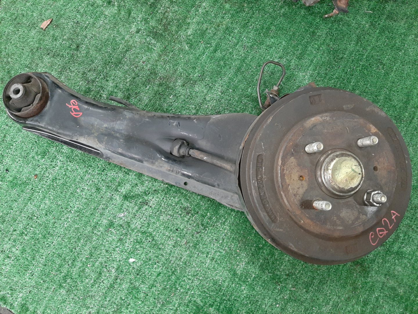 Ступица левая задняя MITSUBISHI MIRAGE DINGO CQ1A, CQ2A, CQ5A 4G13, 4G15, 4G93 1 ракурс