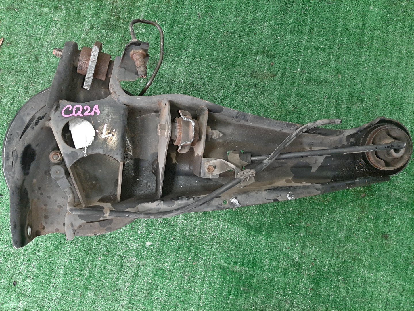 Ступица левая задняя MITSUBISHI MIRAGE DINGO CQ1A, CQ2A, CQ5A 4G13, 4G15, 4G93 2 ракурс