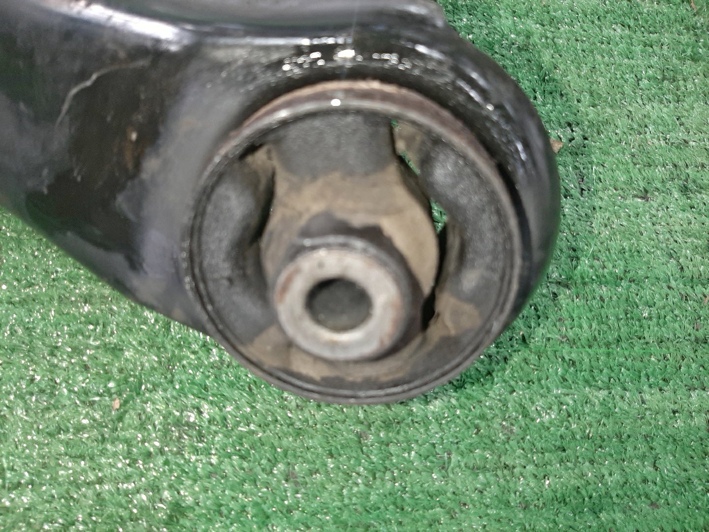 Ступица правая задняя MITSUBISHI MIRAGE DINGO CQ1A, CQ2A, CQ5A 4G13, 4G15, 4G93 3 ракурс
