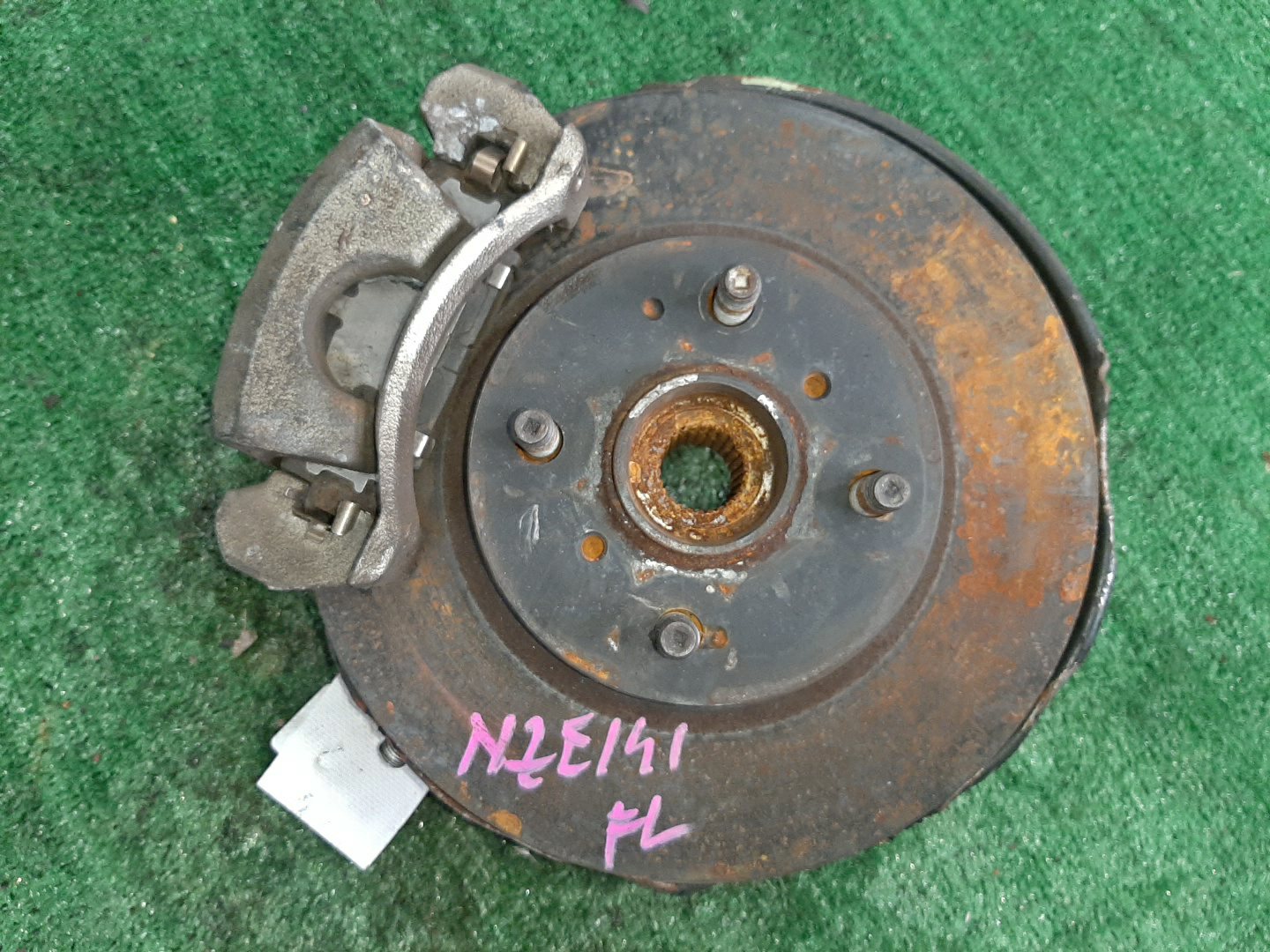 Ступица левая передняя TOYOTA AXIO, COROLLA FIELDER, COROLLA  AXIO, FIELDER NZE141, ZRE142, ZRE142G, NZE141G 1NZ-FE, 2ZR-FAE, 2ZR-FE 1 ракурс