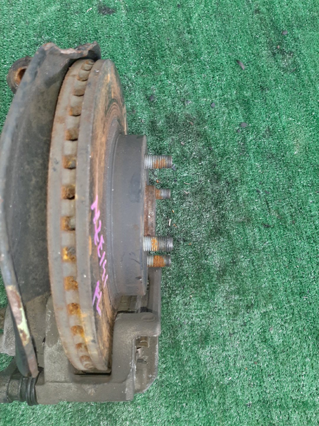 Ступица левая передняя TOYOTA AXIO, COROLLA FIELDER, COROLLA  AXIO, FIELDER NZE141, ZRE142, ZRE142G, NZE141G 1NZ-FE, 2ZR-FAE, 2ZR-FE 3 ракурс