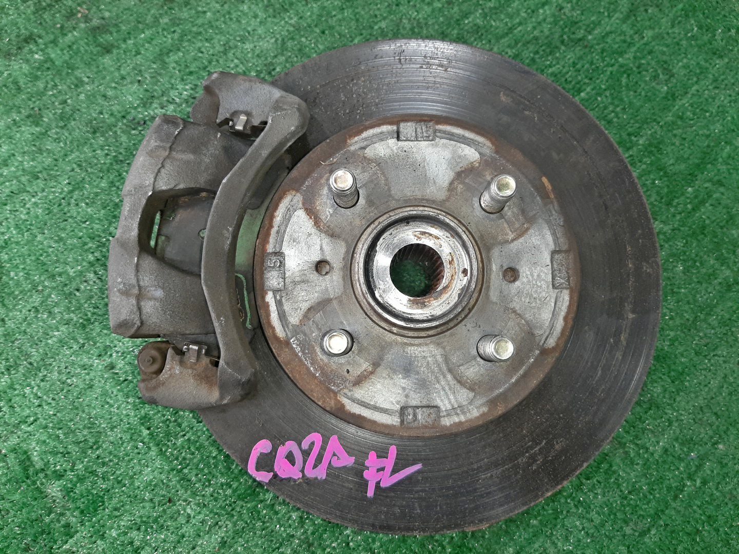 Ступица левая передняя MITSUBISHI MIRAGE DINGO CQ1A, CQ2A, CQ5A 4G13, 4G15, 4G93 1 ракурс
