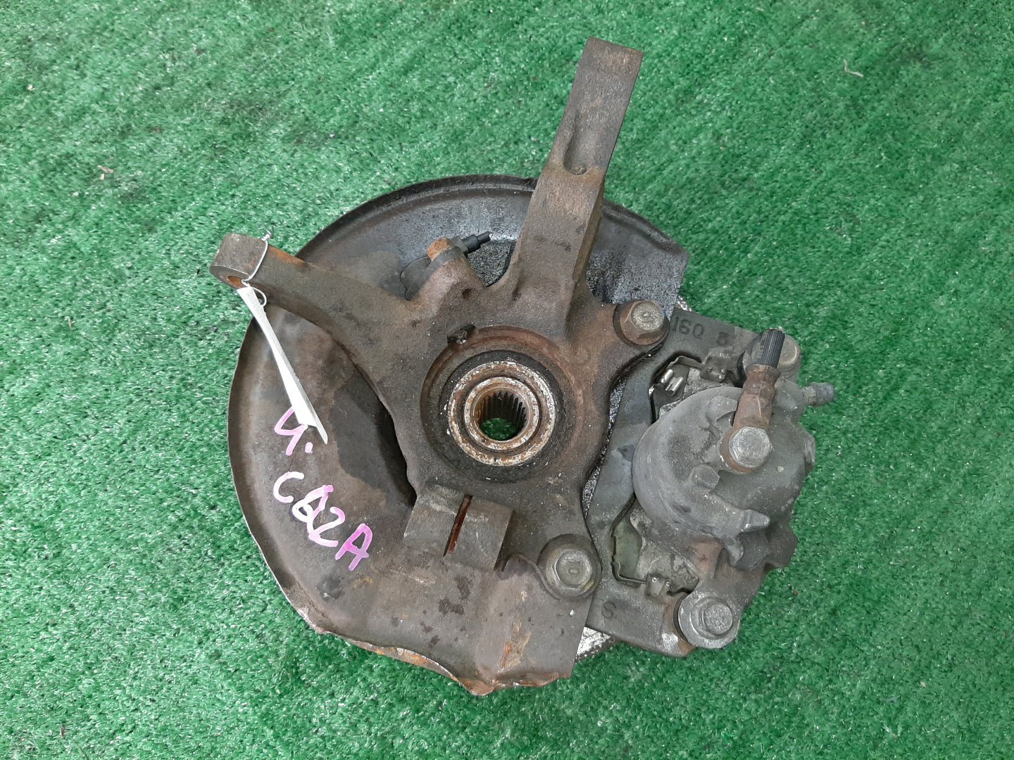Ступица левая передняя MITSUBISHI MIRAGE DINGO CQ1A, CQ2A, CQ5A 4G13, 4G15, 4G93 2 ракурс