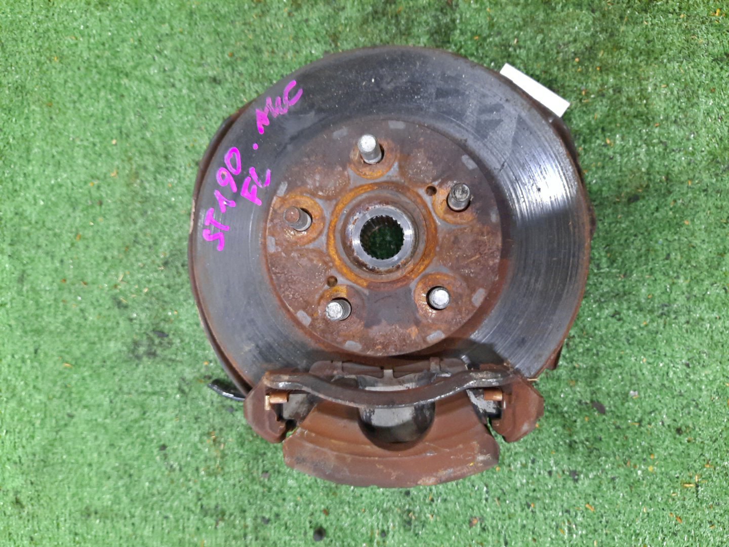 Ступица левая передняя  TOYOTA CALDINA, CARINA, CORONA, CORONA PREMIO ST210G, AT191G, ST191G, ST190G, CT190G, ST210, AT211, AT211G, AT191, ST190, ST191, AT190, AT192, CT190, CT211, AT210, CT210 3S-FE, 7A-FE, 4S-FE, 2C, 2C-T, 4A-FE, 5A-FE, 3C-TE, 3S-FSE 1 ракурс