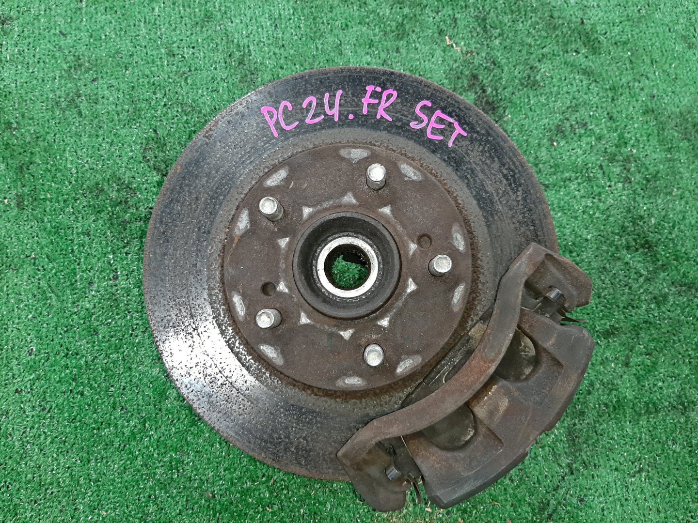 Ступица правая передняя  NISSAN SERENA TNC24, TC24, RC24, PC24, PNC24, VC24, VNC24 QR20DE, QR25DE, SR20DE, YD25DDTI 1 ракурс