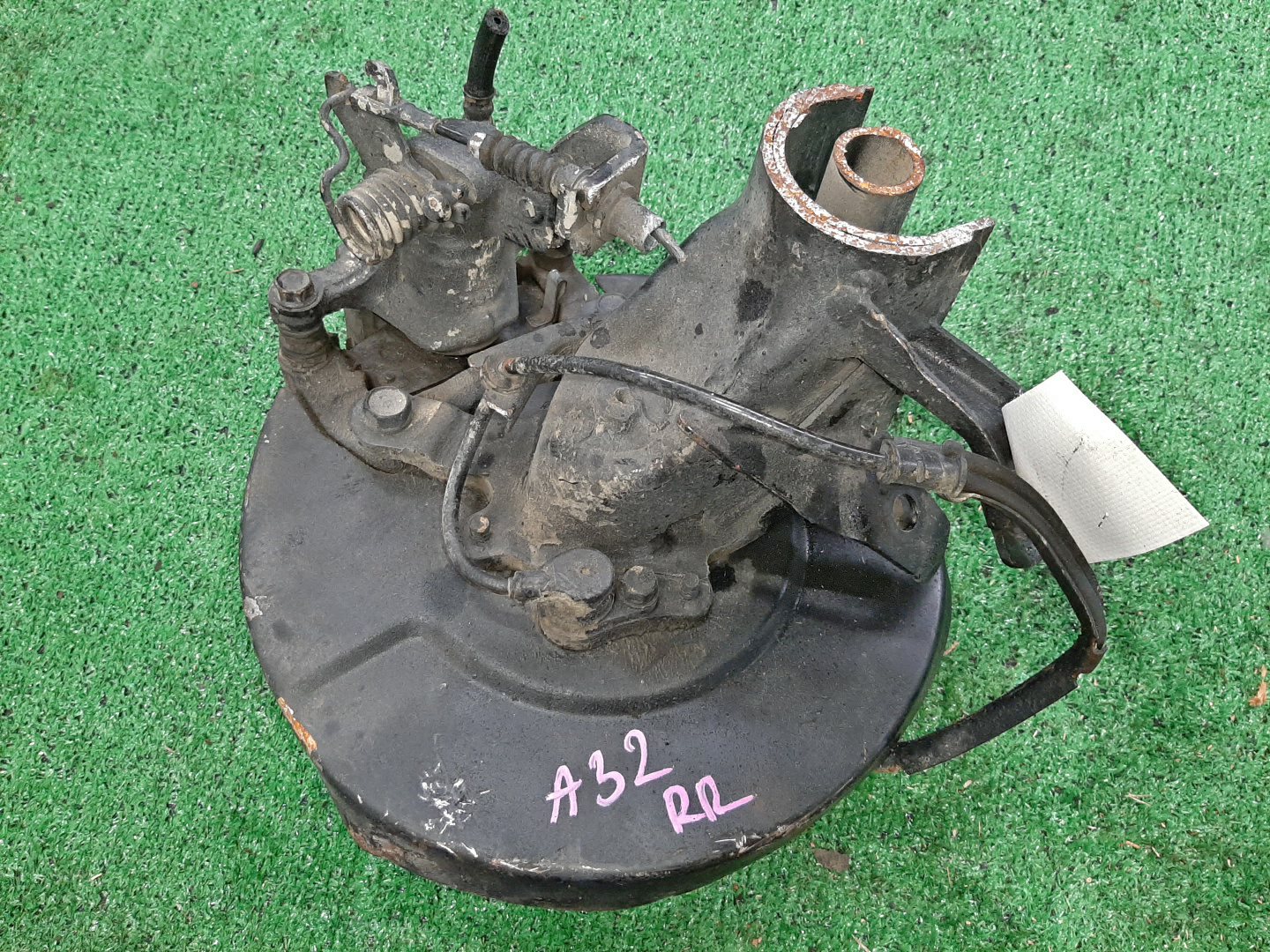 Ступица правая задняя NISSAN CEFIRO, PRIMERA, TINO A32, A33, P12, V10 VQ30DE, VQ20DE, VQ25DE, VQ25DD, QG18DE, QR20DE, SR20VE, QR25DD, SR20DE 2 ракурс