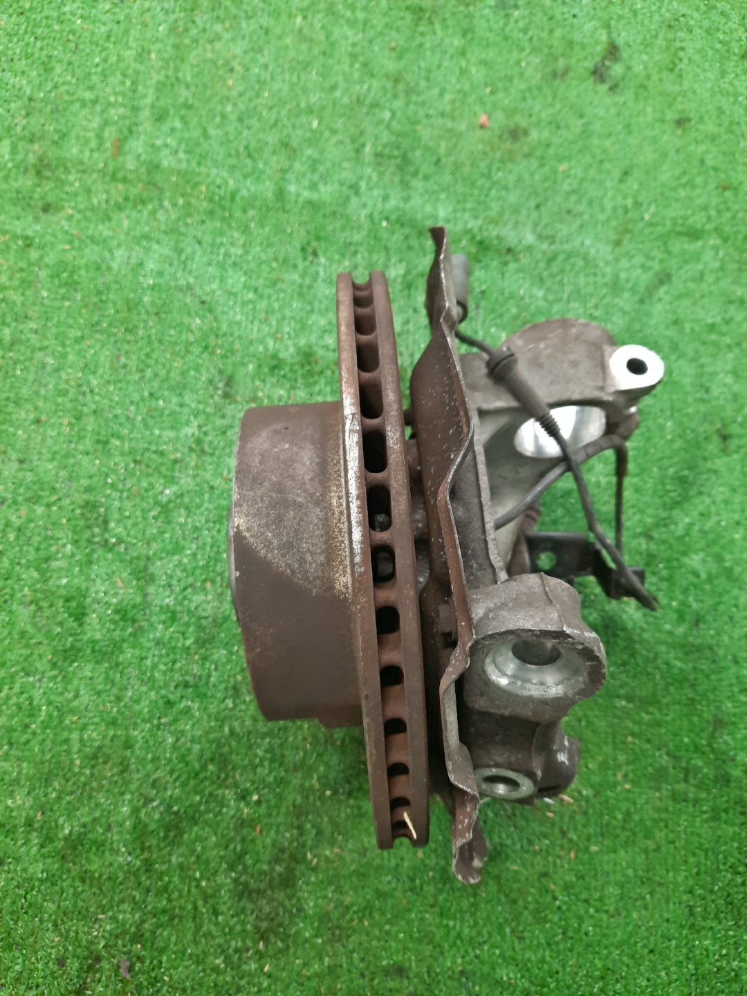 Ступица правая передняя BMW 1-Series E87 N45B16AB 3121676444403 3 ракурс