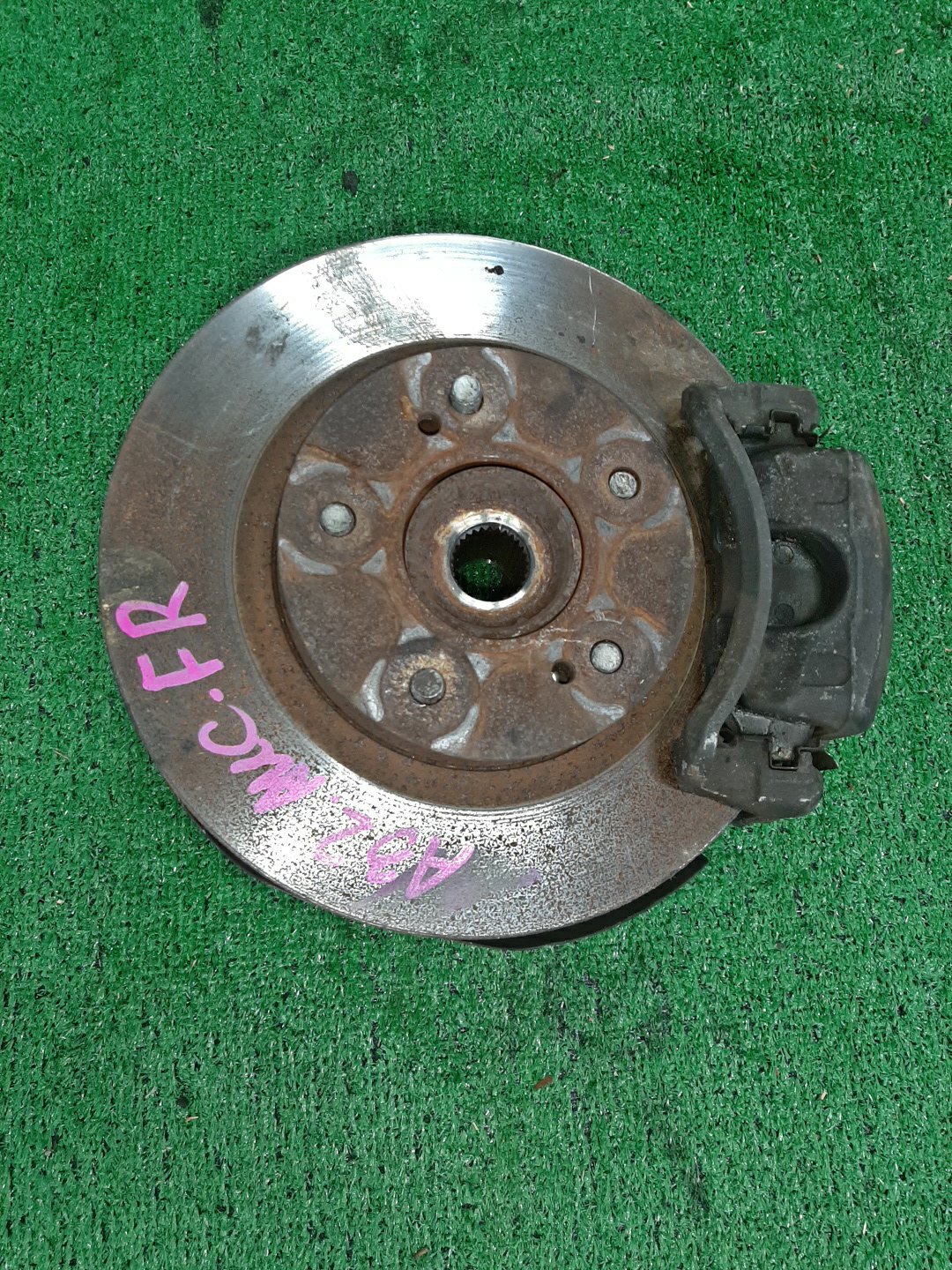 Ступица правая передняя NISSAN CEFIRO A32 VQ30DE, VQ20DE, VQ25DE 1 ракурс