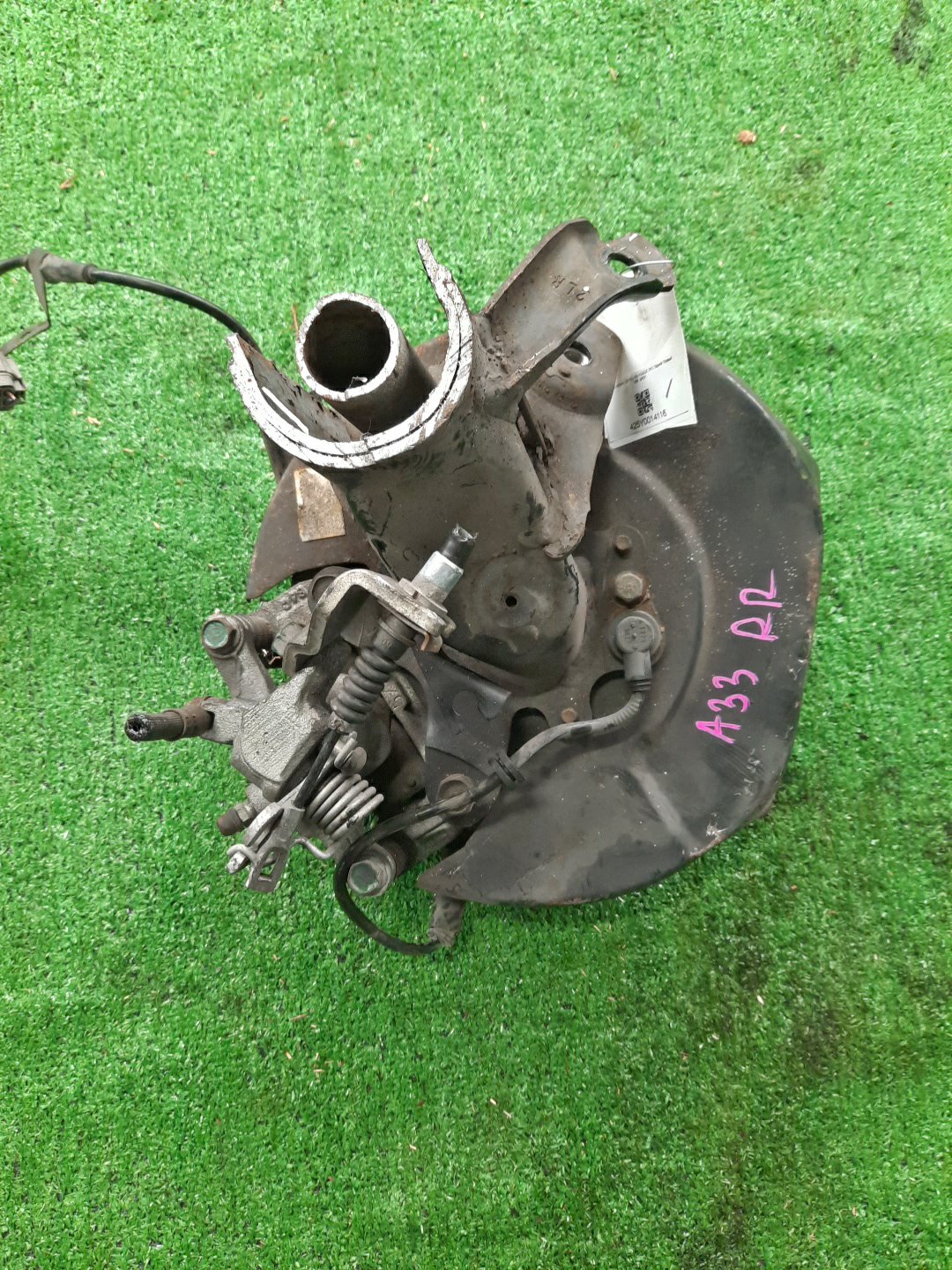 Ступица правая задняя NISSAN CEFIRO, PRIMERA, TINO A32, A33, P12, V10 VQ30DE, VQ20DE, VQ25DE, VQ25DD, QG18DE, QR20DE, SR20VE, QR25DD, SR20DE 2 ракурс