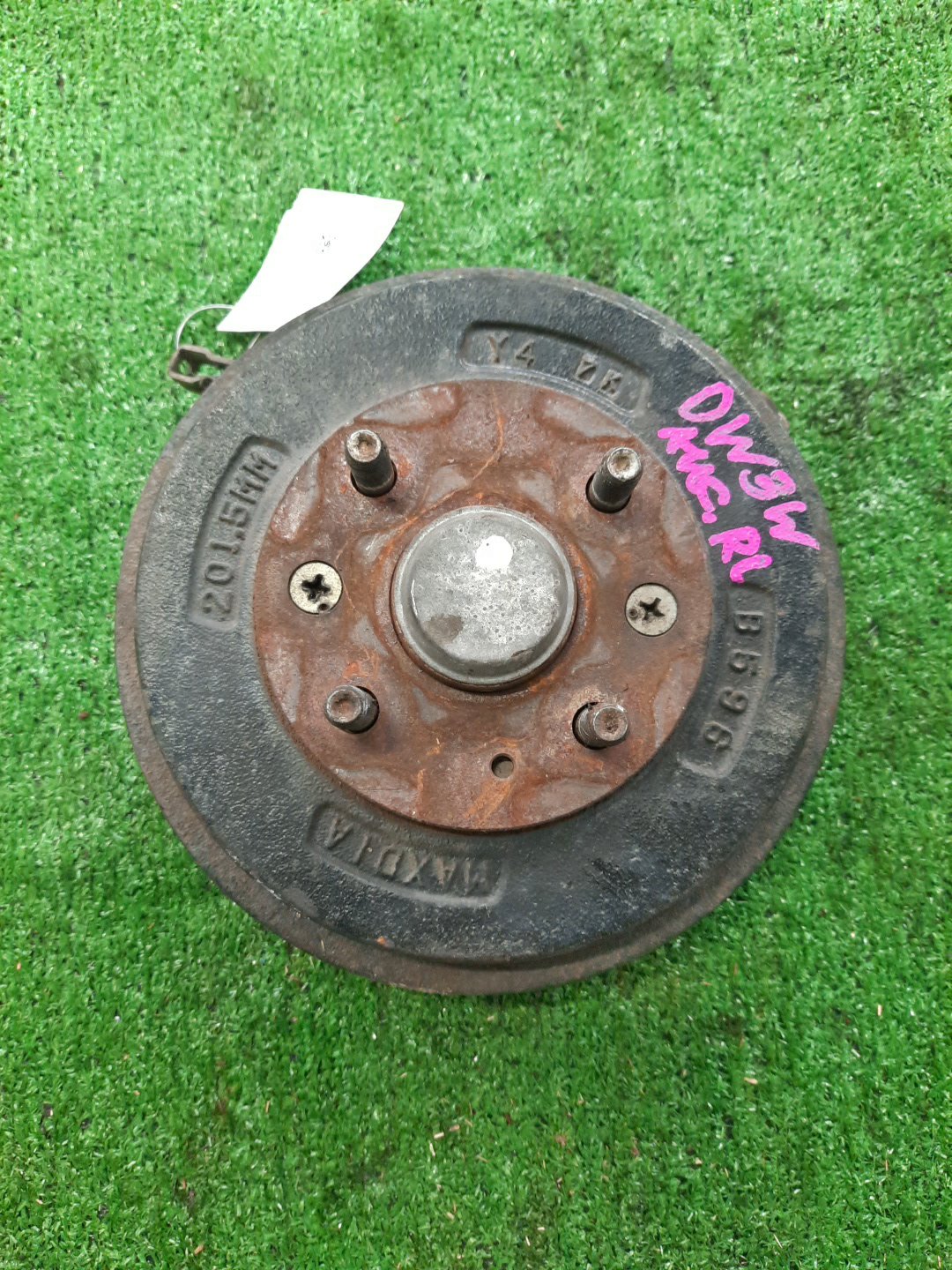 Ступица левая задняя MAZDA DEMIO DW3W, DW5W B3E, B3ME, B3, B5E, B5ME, B5 1 ракурс