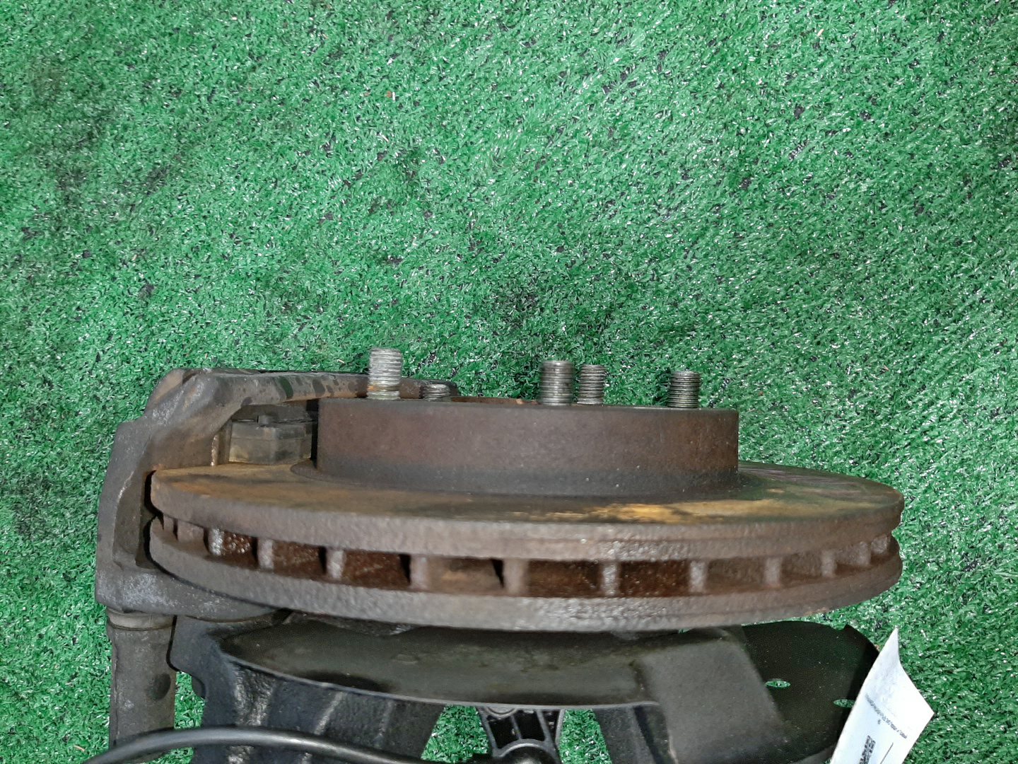 Ступица правая передняя MAZDA FAMILIA, PREMACY BJFW, BJ8W, BJFP, CP8W, CPEW FS-ZE, FP-DE, FS-DE 3 ракурс
