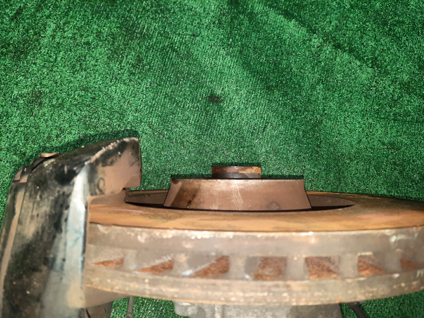 Ступица левая передняя BENTLEY FLYING SPUR 3W2 BWRA 2 ракурс