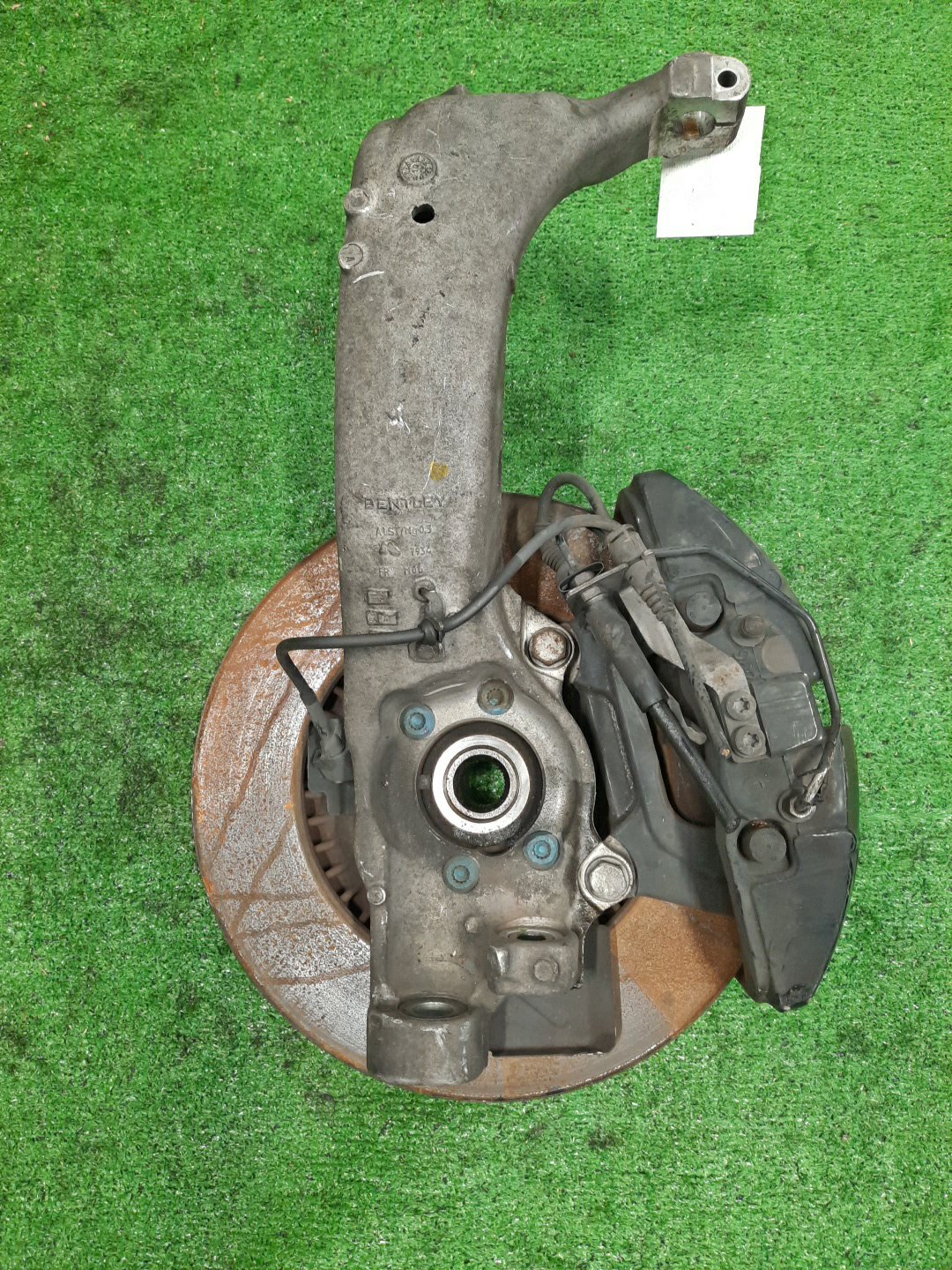 Ступица правая передняя BENTLEY FLYING SPUR 3W2 BWRA 2 ракурс