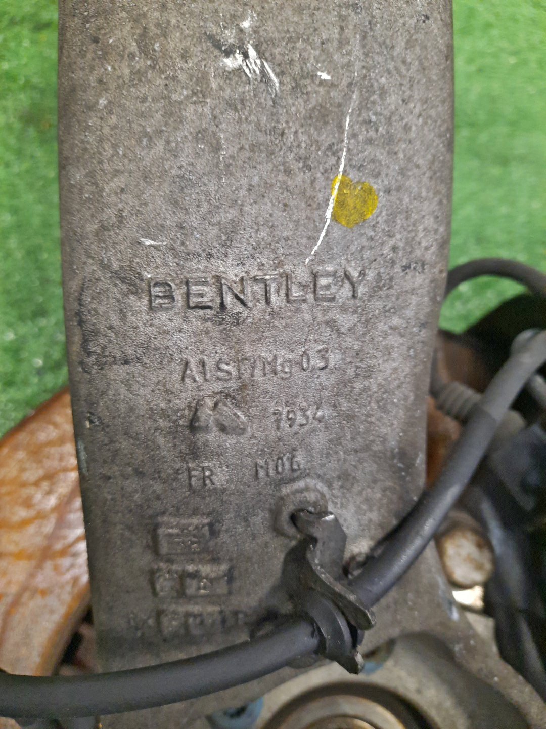 Ступица правая передняя BENTLEY FLYING SPUR 3W2 BWRA 3 ракурс