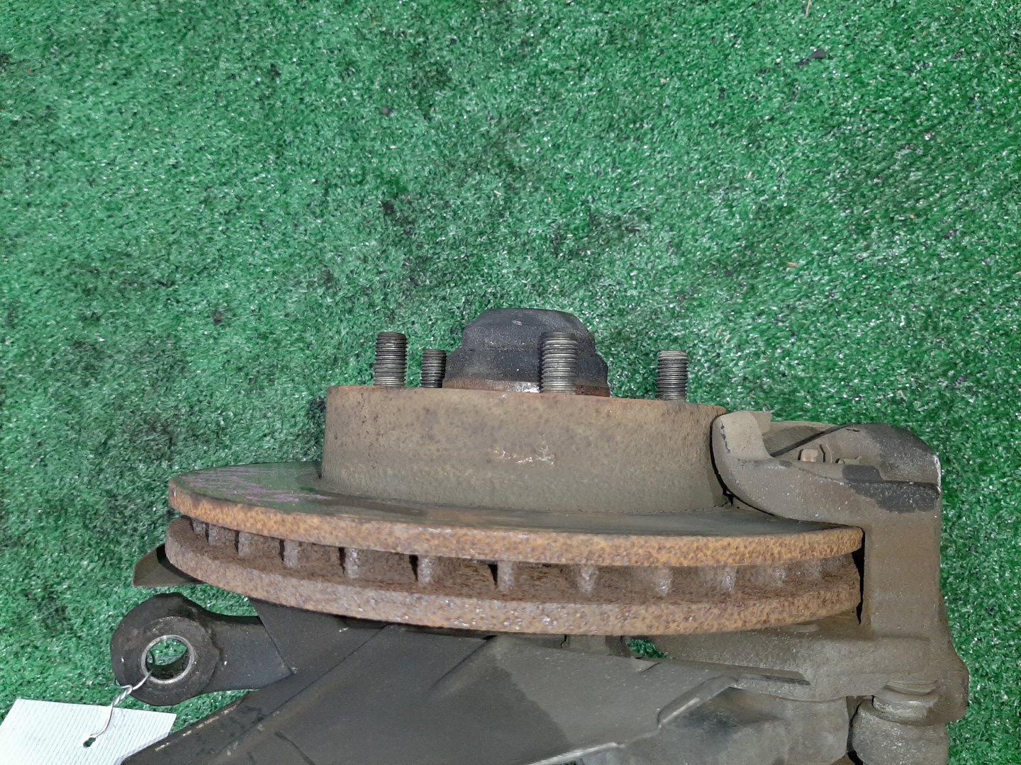 Ступица правая передняя MAZDA BONGO SK22T, SK82V, SK82T, SK22V, SKF2V, SKP2V, SKP2T, SKF2T R2, F8, RF-T, L8 3 ракурс