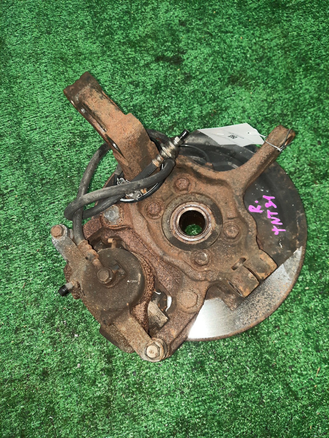 Ступица правая передняя NISSAN X-TRAIL T31, NT31, DNT31, TNT31 MR20DE, M9R, QR25DE 3 ракурс