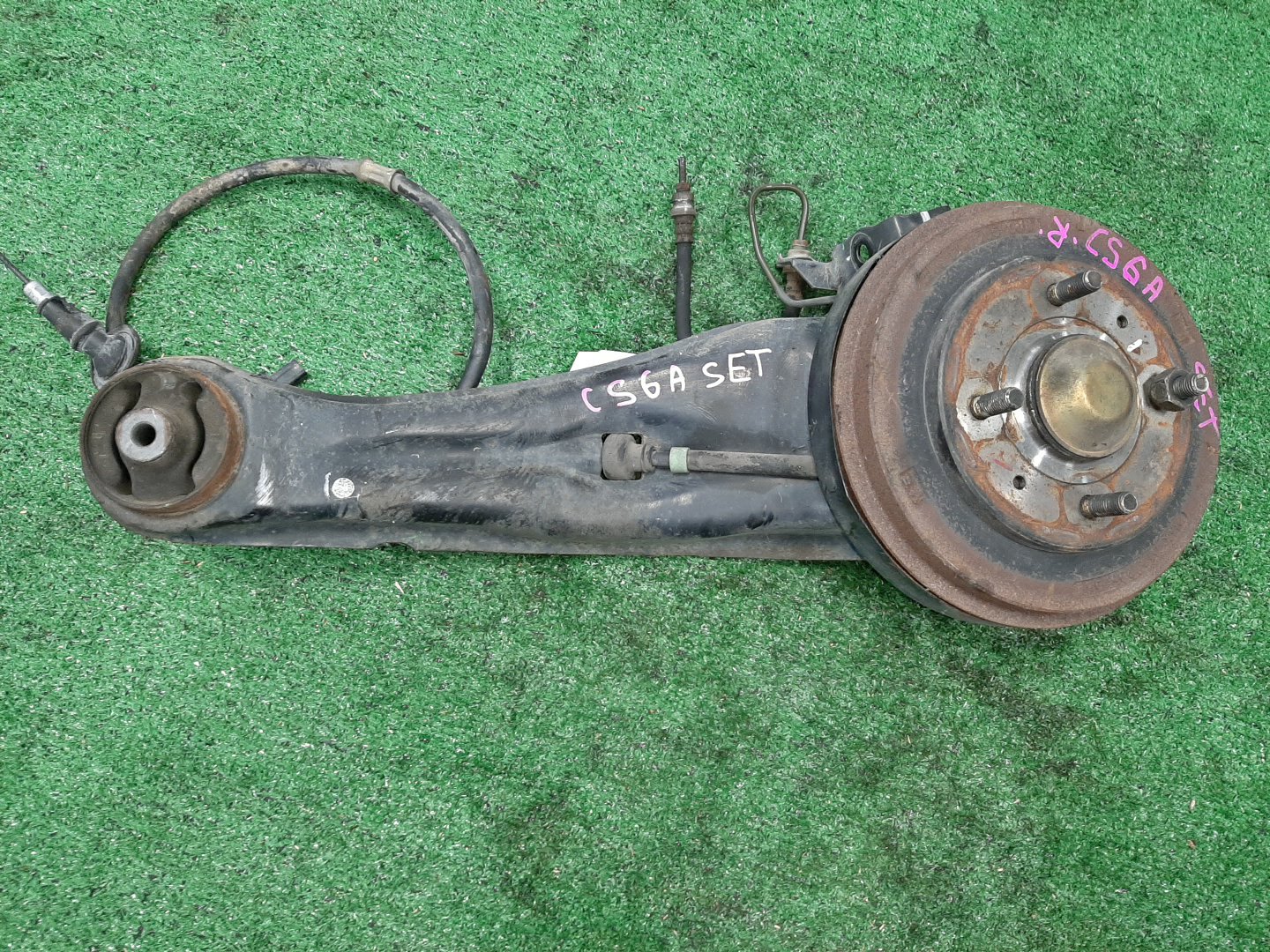 Ступица левая задняя MITSUBISHI LANCER CEDIA, LANCER CS2W, CS5W, CS6A, CS2A, CS5A 4G15, 4G93, 4G94 1 ракурс