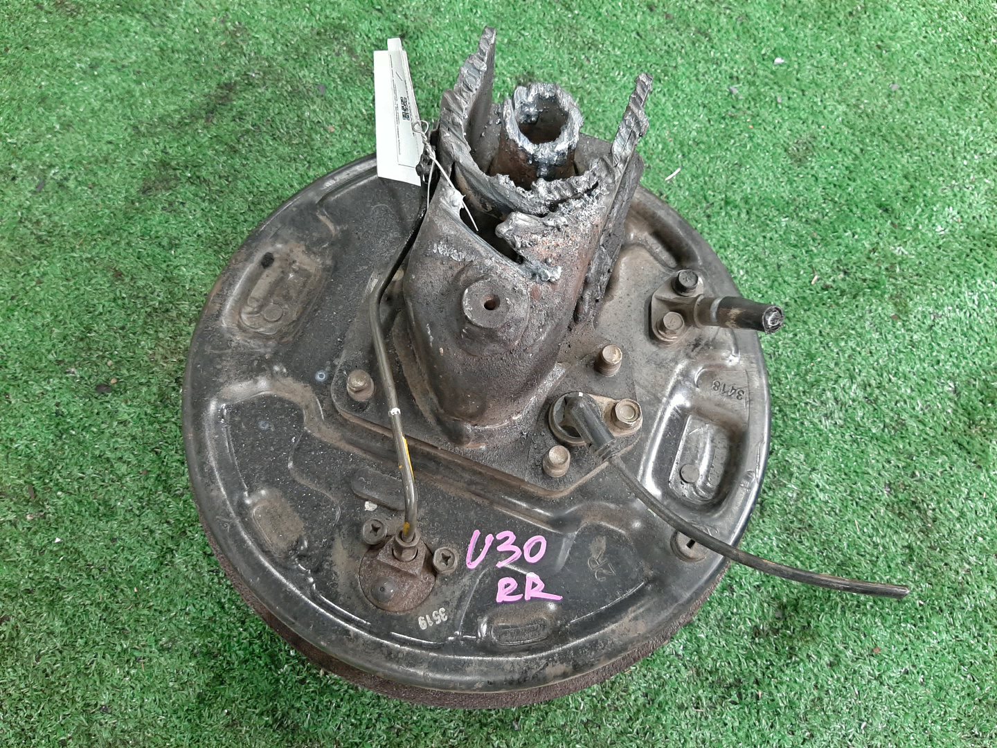 Ступица правая задняя NISSAN RNESSA, BASSARA, PRESAGE N30, JU30, JTU30, JVU30, JHU30, U30, TU30, HU30, VU30 SR20DE, KA24DE, QR25DE, YD25DDTI, VQ30DE 2 ракурс