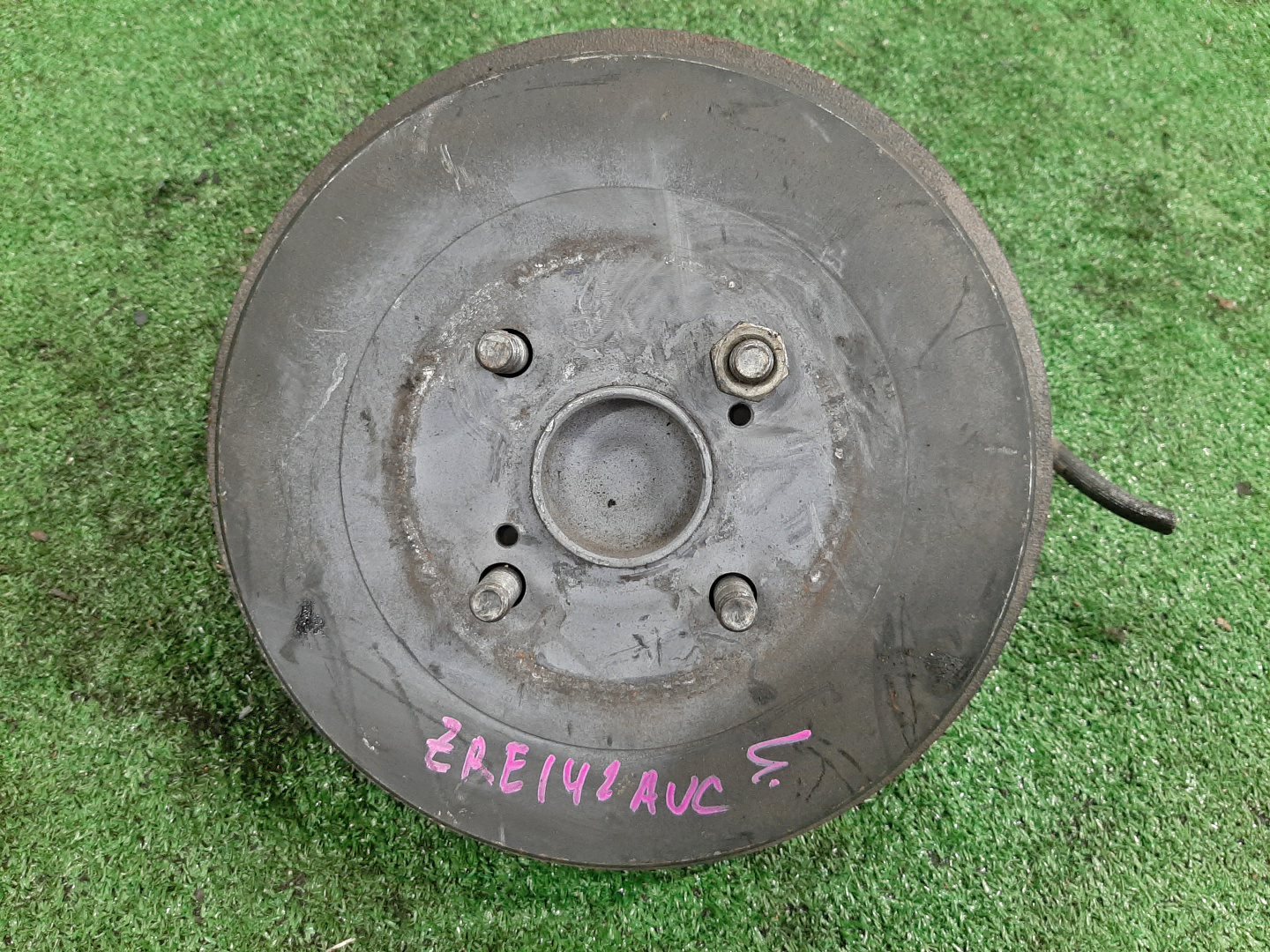 Ступица левая задняя TOYOTA AXIO, COROLLA FIELDER, COROLLA  AXIO, FIELDER NZE141, ZRE142, ZRE142G, NZE141G 1NZ-FE, 2ZR-FAE, 2ZR-FE 1 ракурс