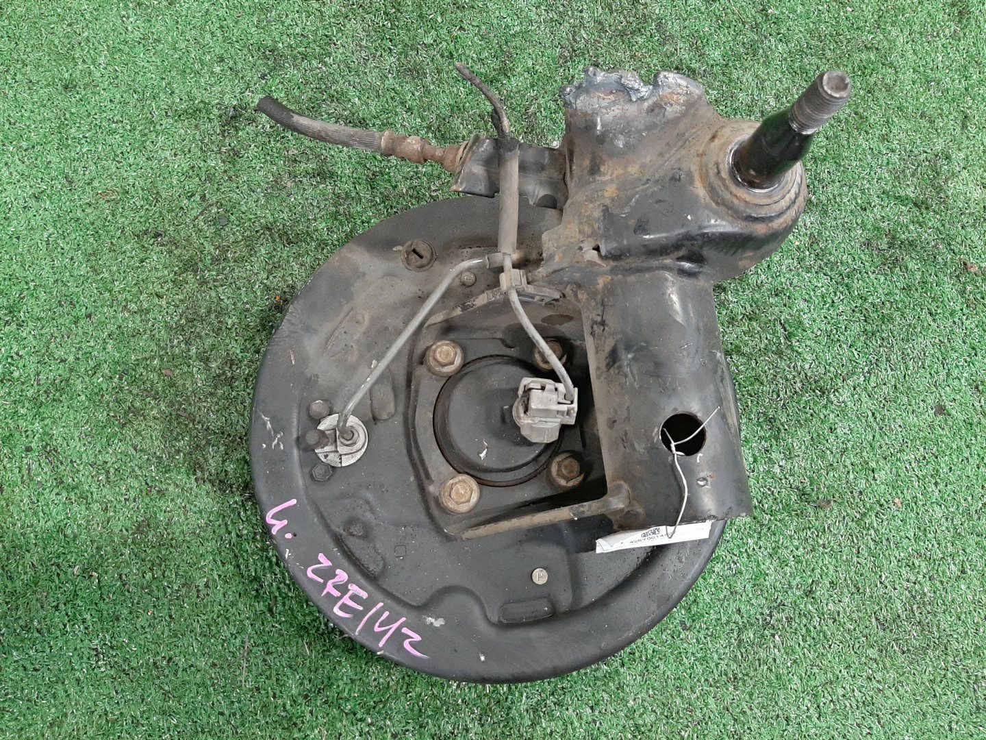 Ступица левая задняя TOYOTA AXIO, COROLLA FIELDER, COROLLA  AXIO, FIELDER NZE141, ZRE142, ZRE142G, NZE141G 1NZ-FE, 2ZR-FAE, 2ZR-FE 2 ракурс