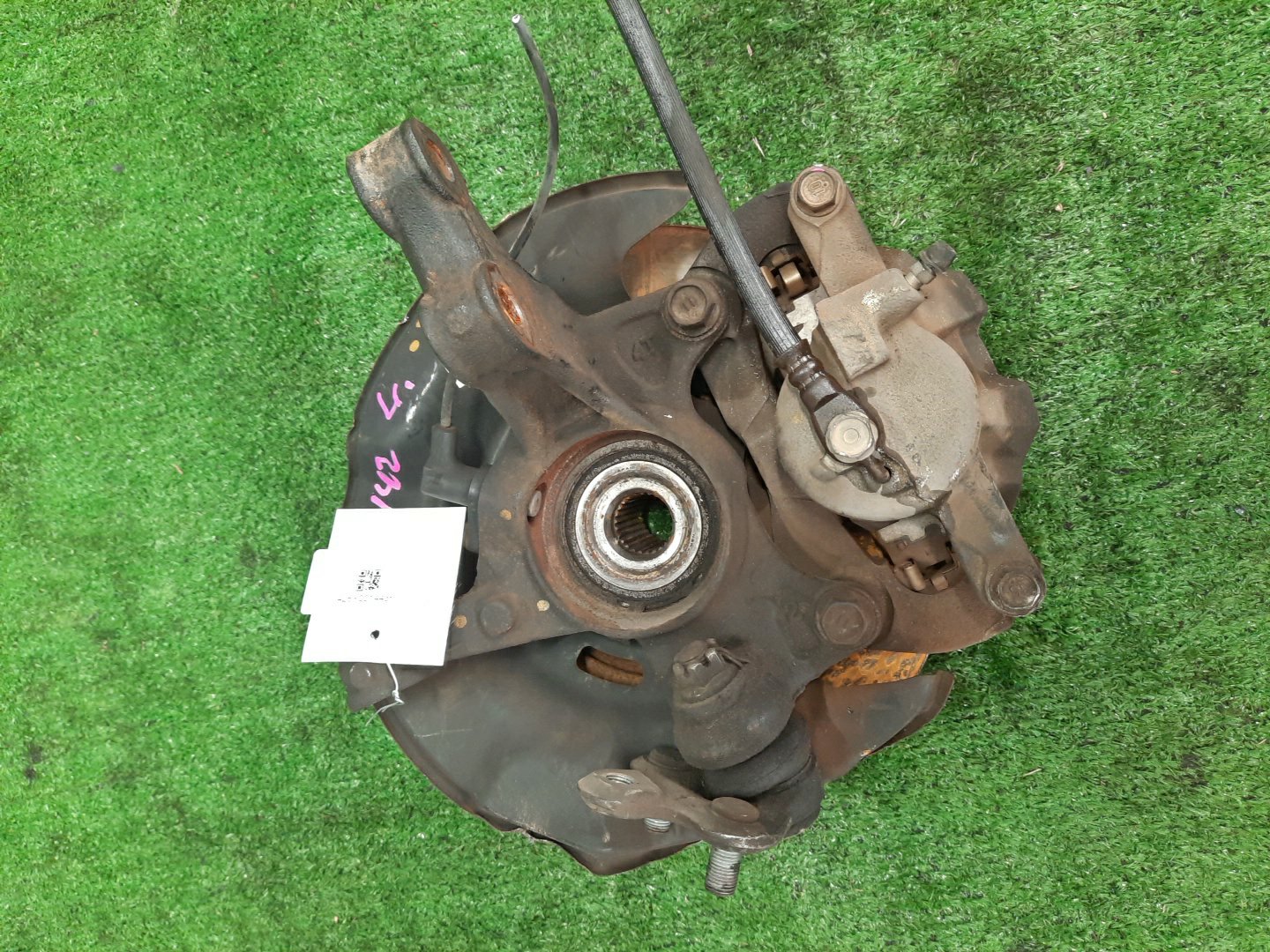 Ступица левая передняя TOYOTA AXIO, COROLLA FIELDER, COROLLA  AXIO, FIELDER NZE141, ZRE142, ZRE142G, NZE141G 1NZ-FE, 2ZR-FAE, 2ZR-FE 3 ракурс