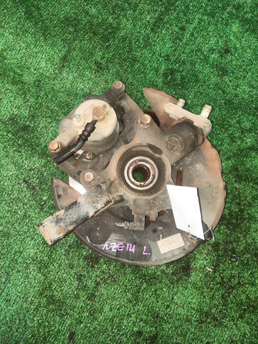 Ступица левая передняя TOYOTA COROLLA, COROLLA FIELDER, ALLEX, COROLLA RUNX NZE121 1NZ-FE 2 ракурс