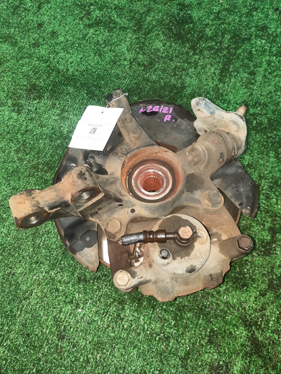 Ступица правая передняя TOYOTA COROLLA, COROLLA FIELDER, ALLEX, COROLLA RUNX NZE121, NZE121G 1NZ-FE 2 ракурс