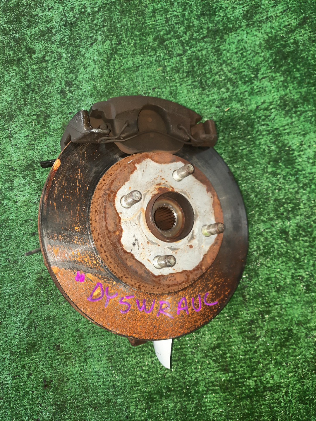 Ступица правая передняя MAZDA DEMIO, VERISA DY3W, DY5W, DY3R, DY5R, DC5R, DC5W ZJ-VE, ZY-VE 1 ракурс