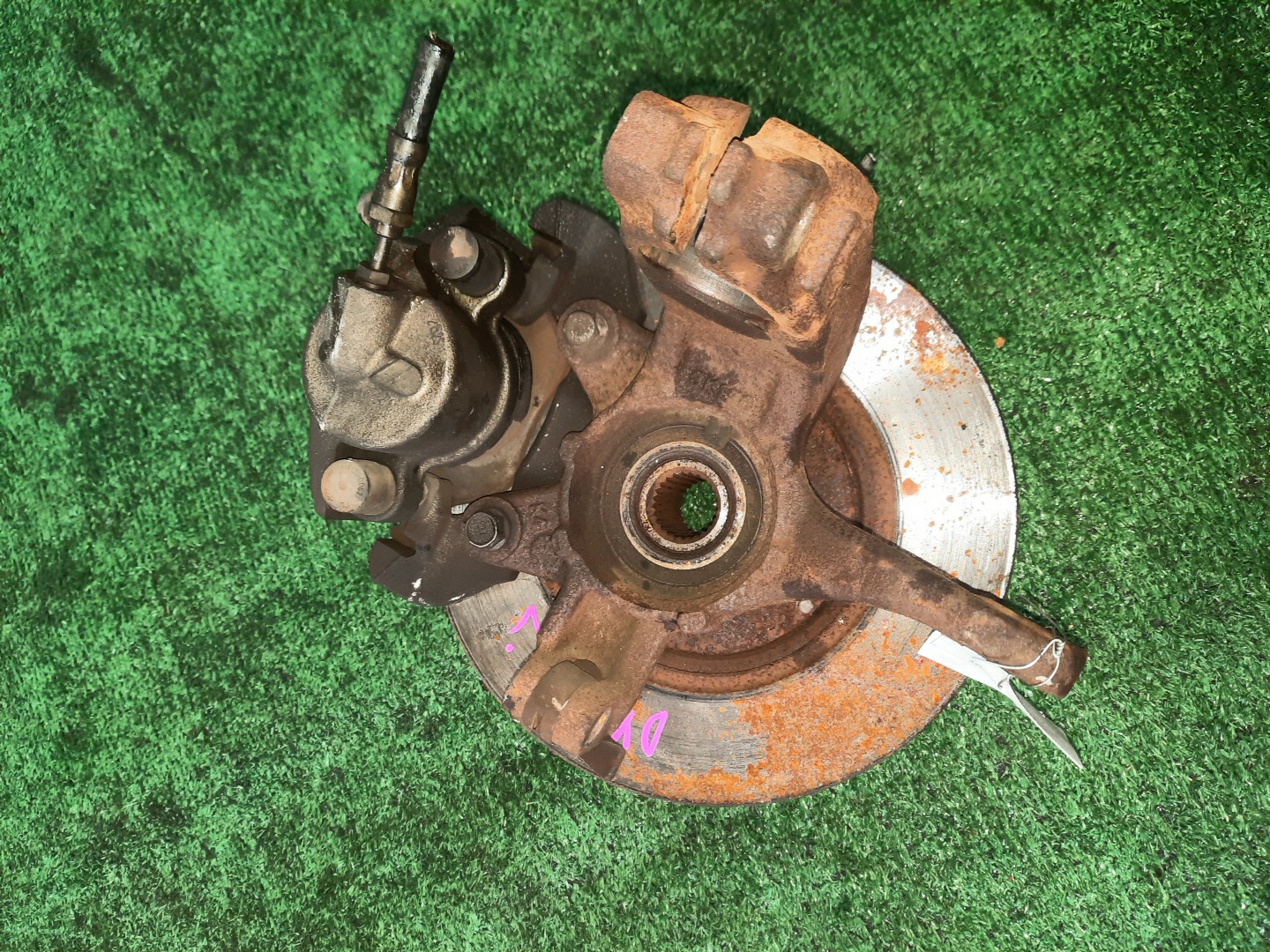 Ступица правая передняя MAZDA DEMIO, VERISA DY3W, DY5W, DY3R, DY5R, DC5R, DC5W ZJ-VE, ZY-VE 2 ракурс