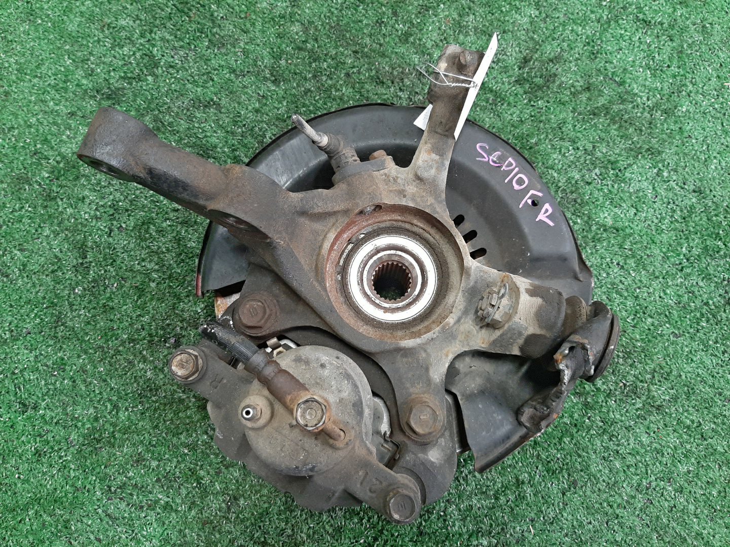 Ступица правая передняя TOYOTA PLATZ, VITZ SCP11, SCP10, SCP13 1SZ-FE, 2SZ-FE 2 ракурс