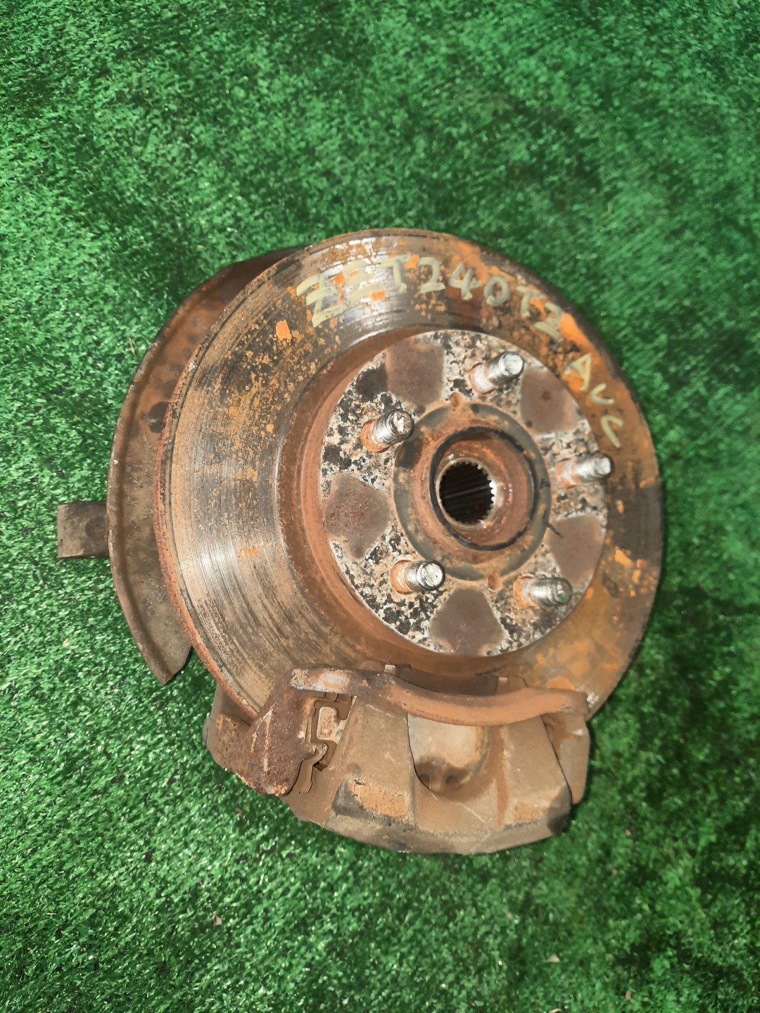 Ступица левая передняя TOYOTA PREMIO, ALLION ZZT240, NZT240 1ZZ-FE, 1NZ-FE 1 ракурс