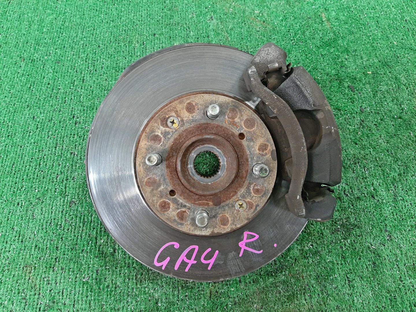 Ступица правая передняя HONDA CAPA GA4 D15B 1 ракурс