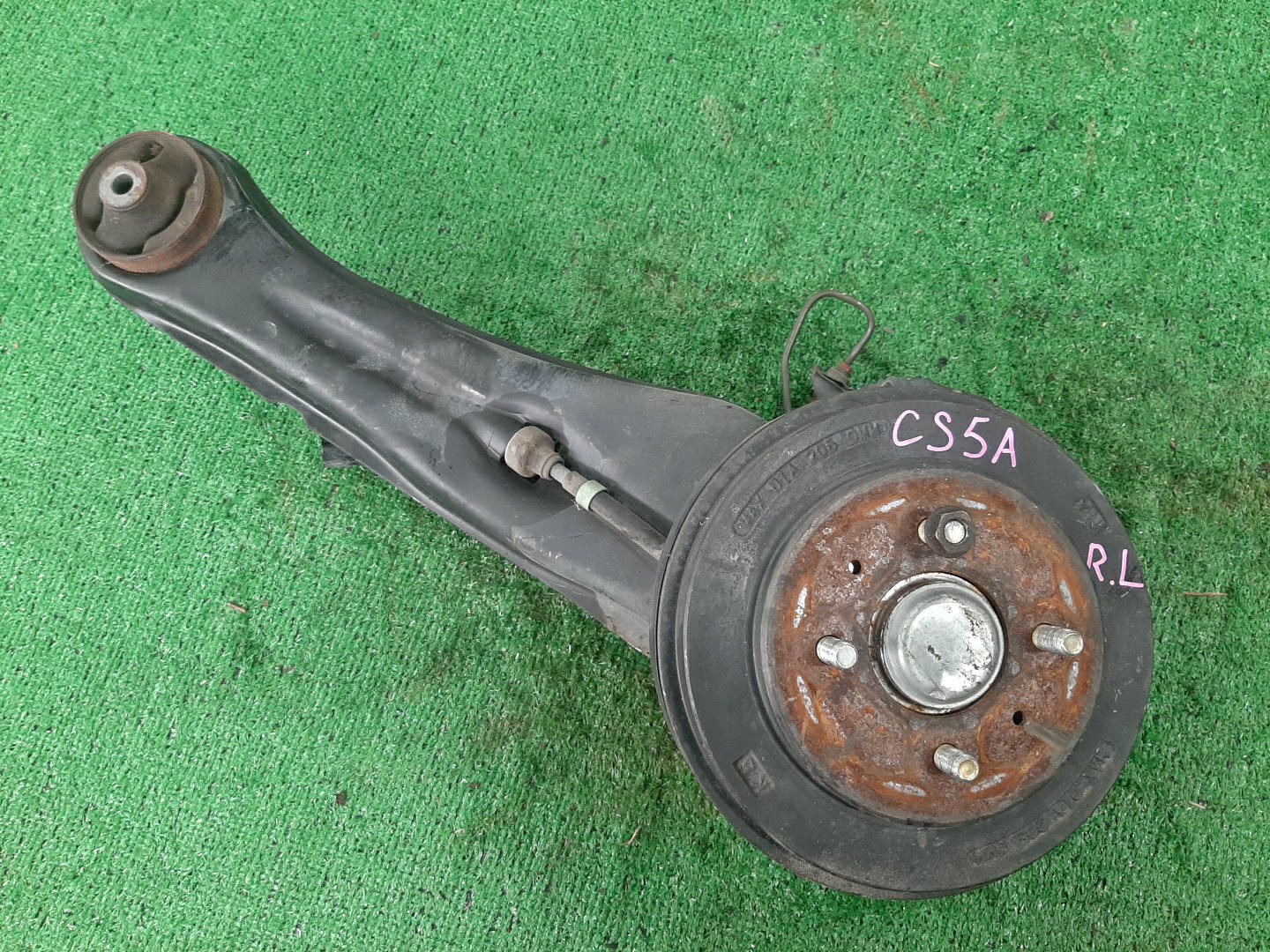 Ступица левая задняя MITSUBISHI LANCER CEDIA CS5A 4G93 1 ракурс