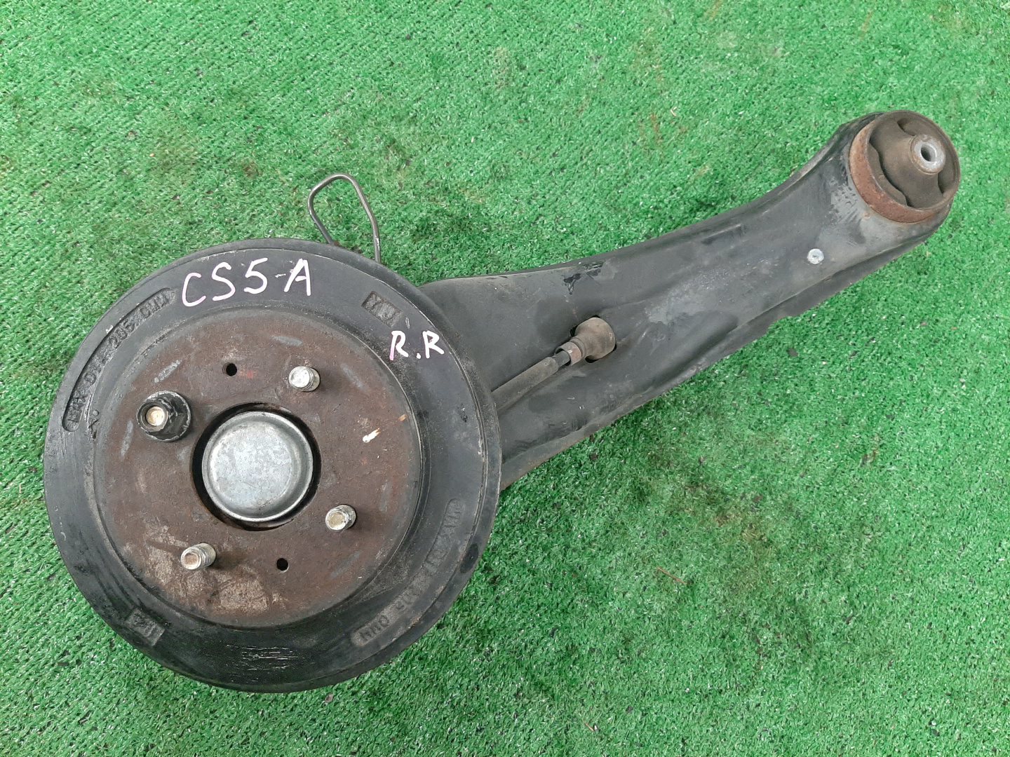 Ступица правая задняя MITSUBISHI LANCER CEDIA CS5A 4G93 1 ракурс