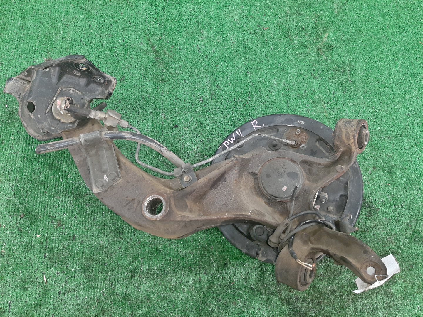 Ступица правая задняя NISSAN AVENIR PW11 SR20DE 2 ракурс