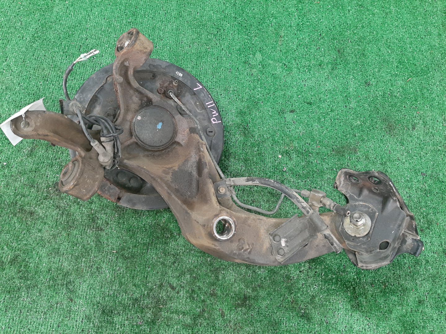 Ступица левая задняя NISSAN AVENIR PW11 SR20DE 2 ракурс