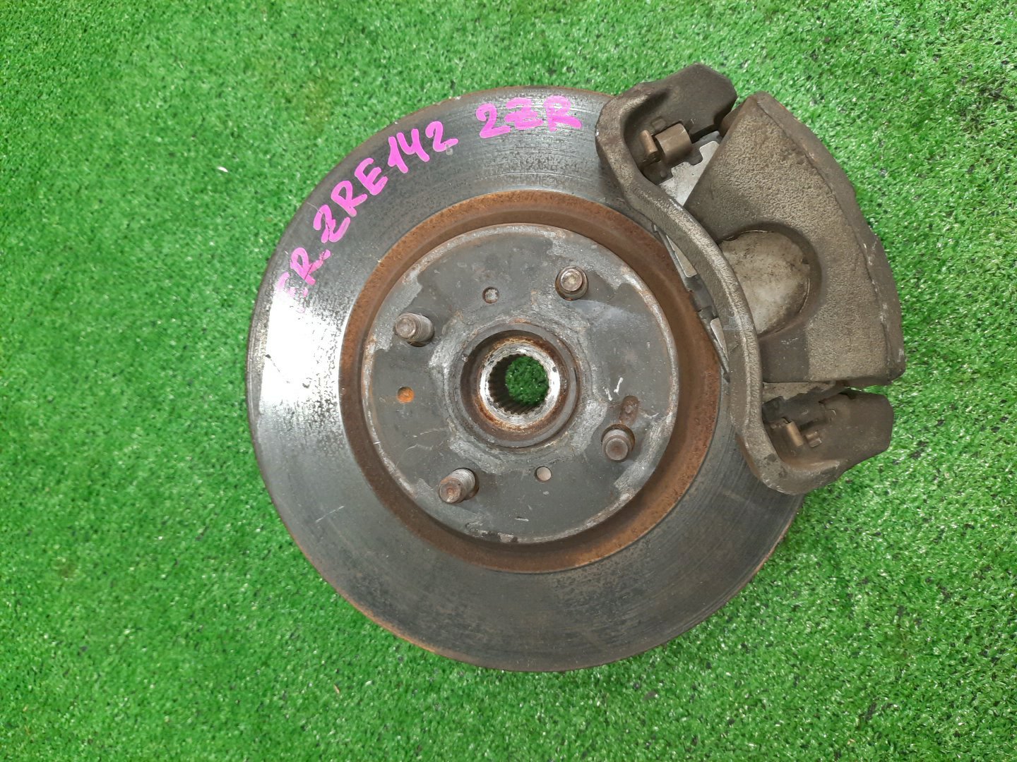 Ступица правая передняя TOYOTA AXIO, COROLLA FIELDER, COROLLA  AXIO, FIELDER NZE141, ZRE142, ZRE142G, NZE141G 1NZ-FE, 2ZR-FAE, 2ZR-FE 1 ракурс