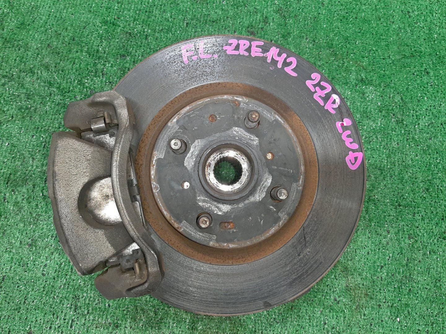 Ступица левая передняя TOYOTA AXIO, COROLLA FIELDER, COROLLA  AXIO, FIELDER NZE141, ZRE142, ZRE142G, NZE141G 1NZ-FE, 2ZR-FAE, 2ZR-FE 1 ракурс