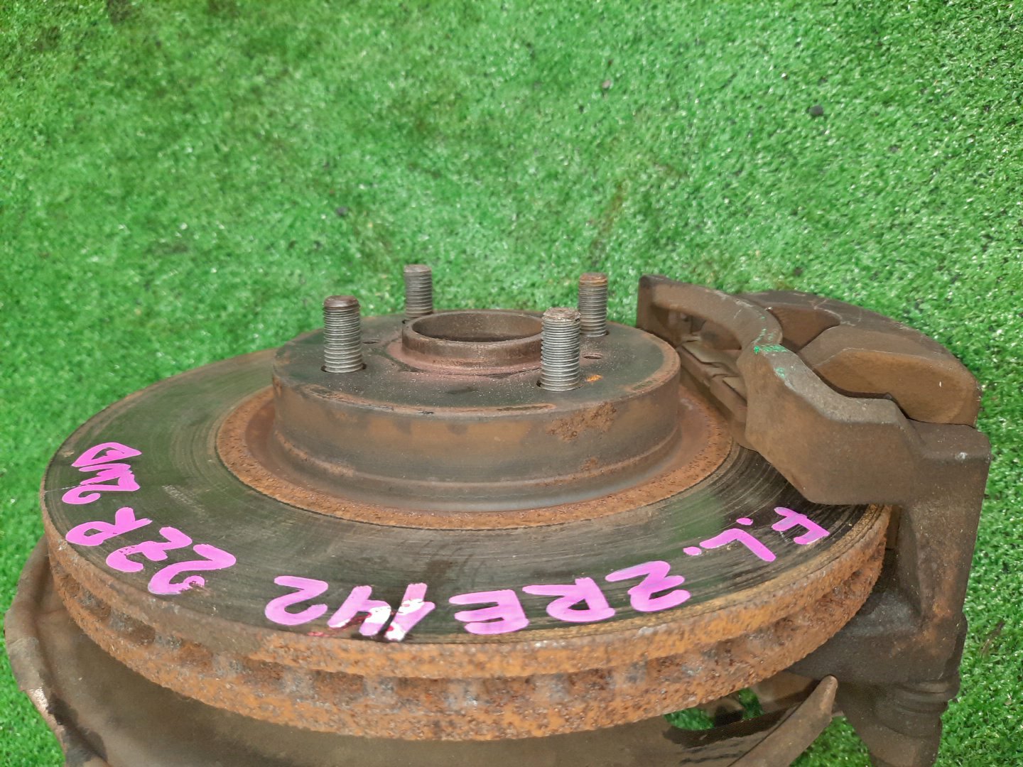 Ступица левая передняя TOYOTA AXIO, COROLLA FIELDER, COROLLA  AXIO, FIELDER NZE141, ZRE142, ZRE142G, NZE141G 1NZ-FE, 2ZR-FAE, 2ZR-FE 2 ракурс