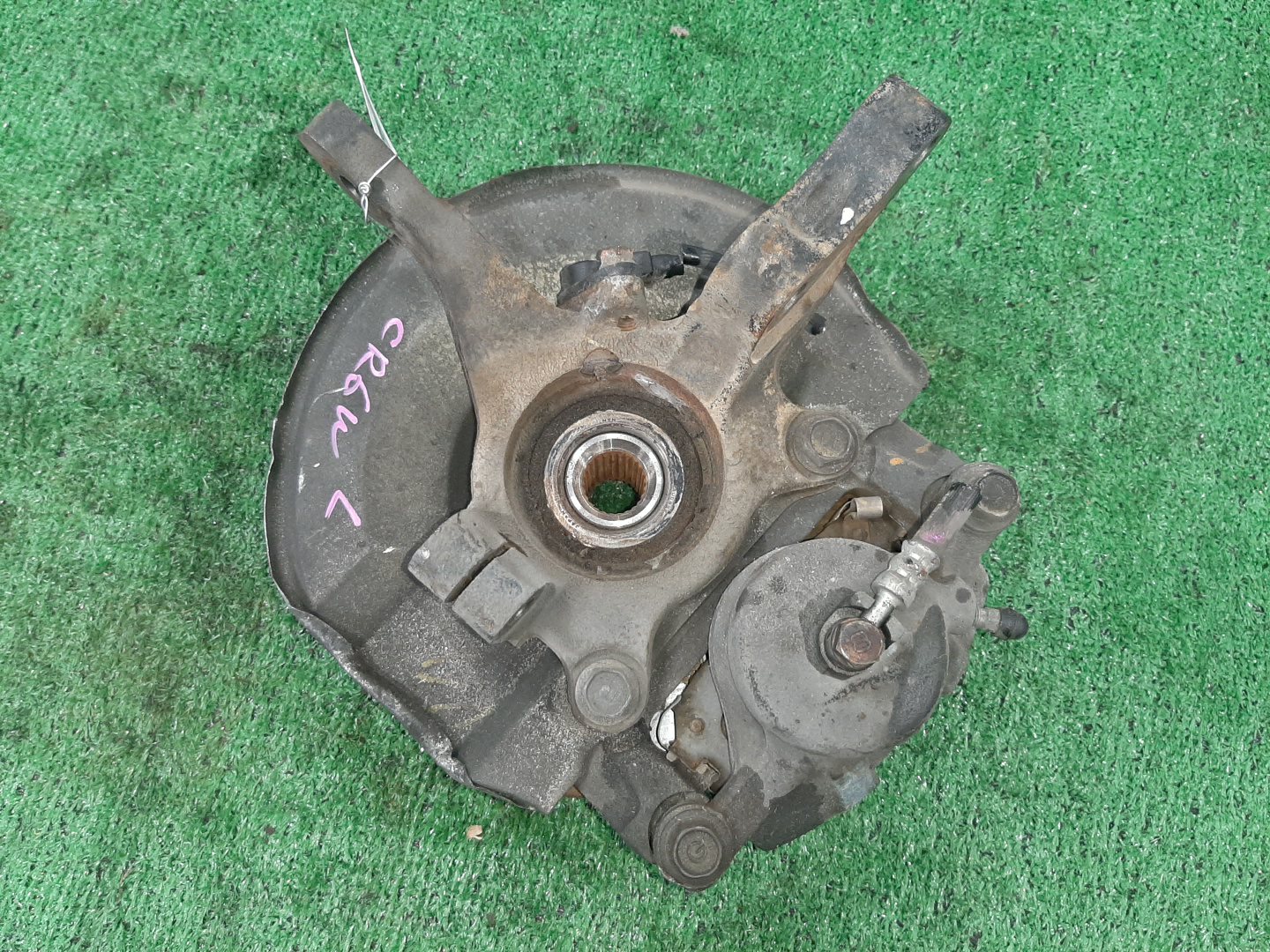 Ступица левая передняя MITSUBISHI DION CR6W, CR9W, CR5W 4G94, 4G63, 4G93 2 ракурс
